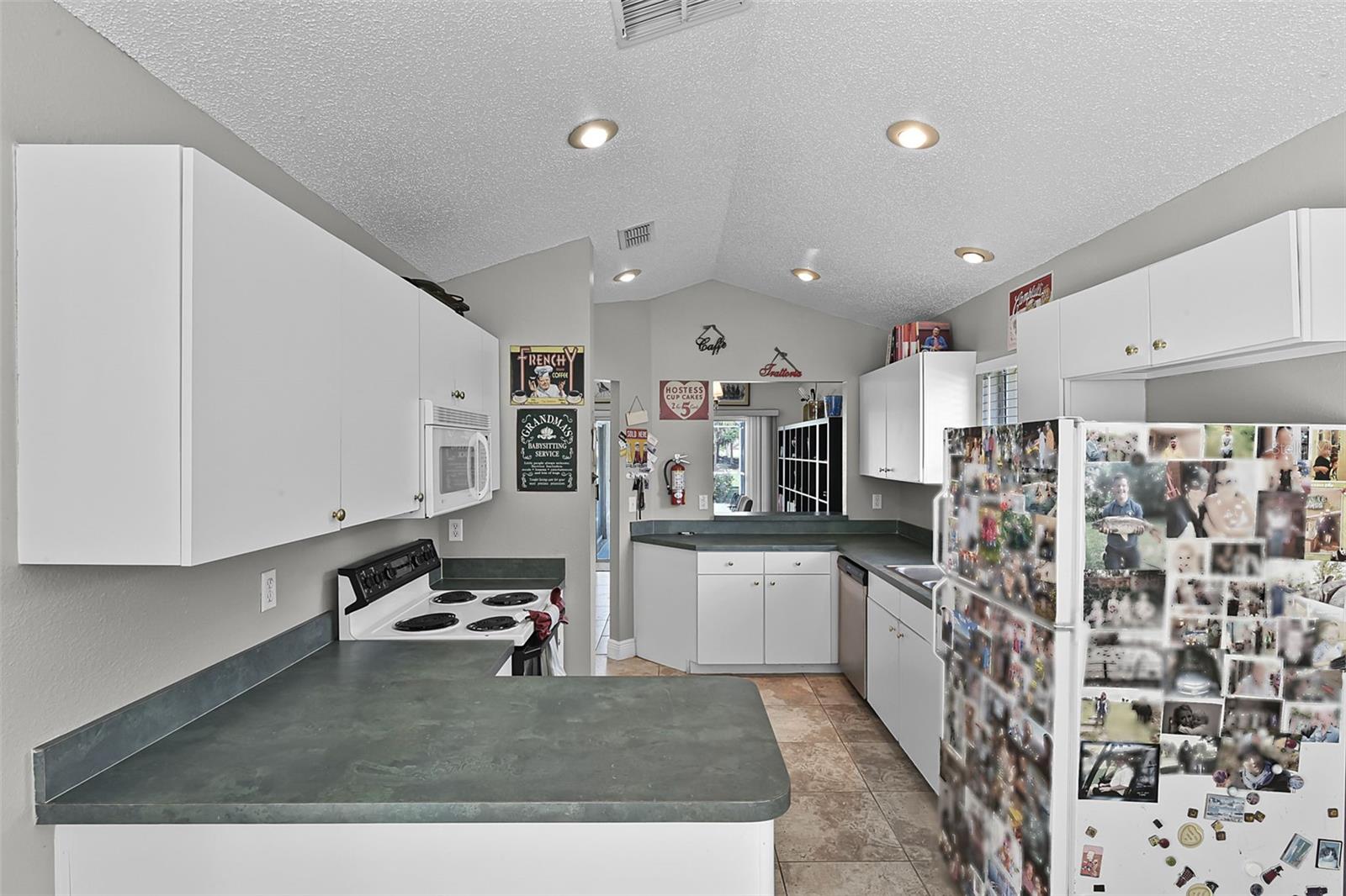 Image 14 of 59 For 2213 Mallory Circle