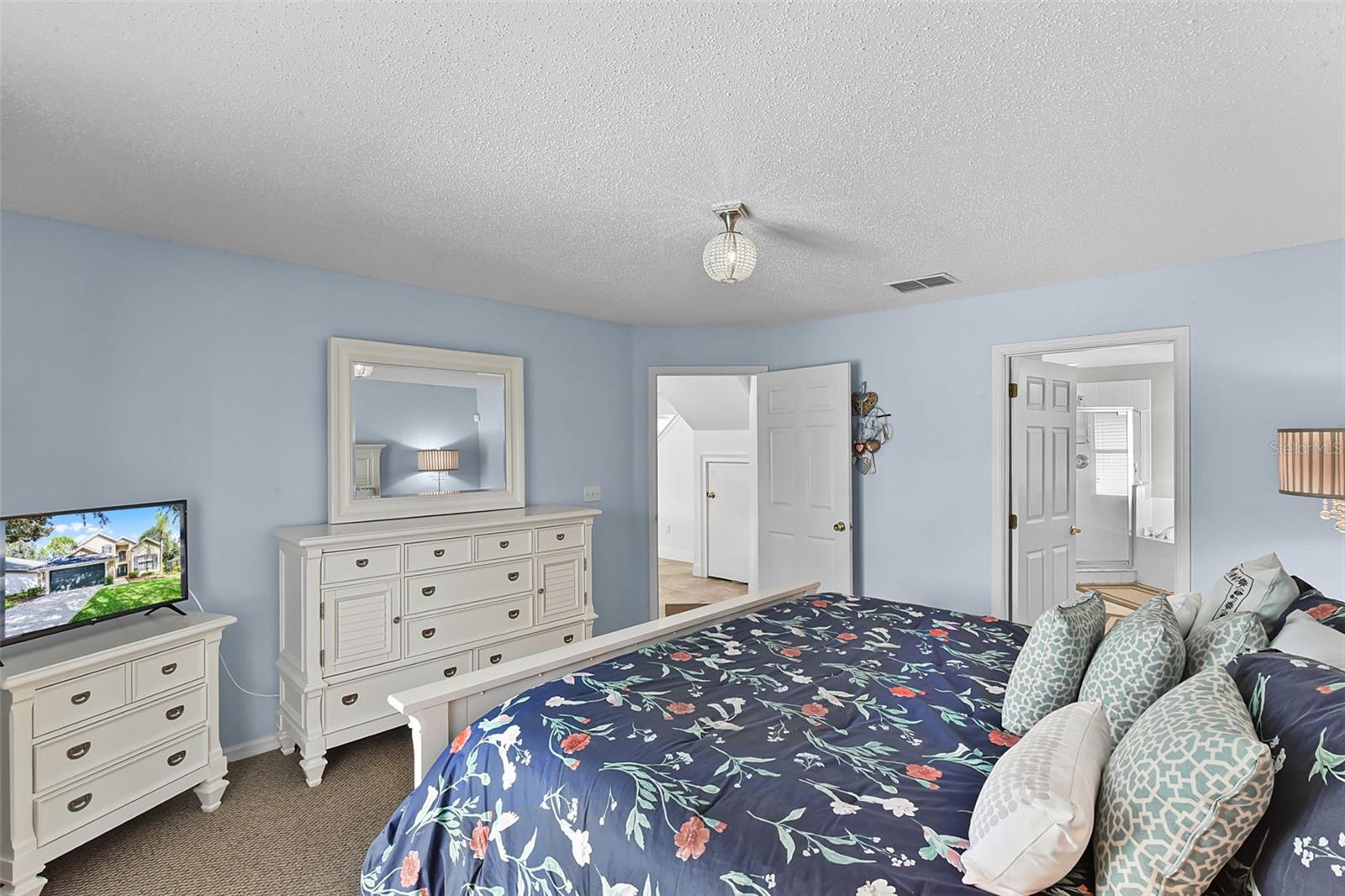 Image 22 of 59 For 2213 Mallory Circle