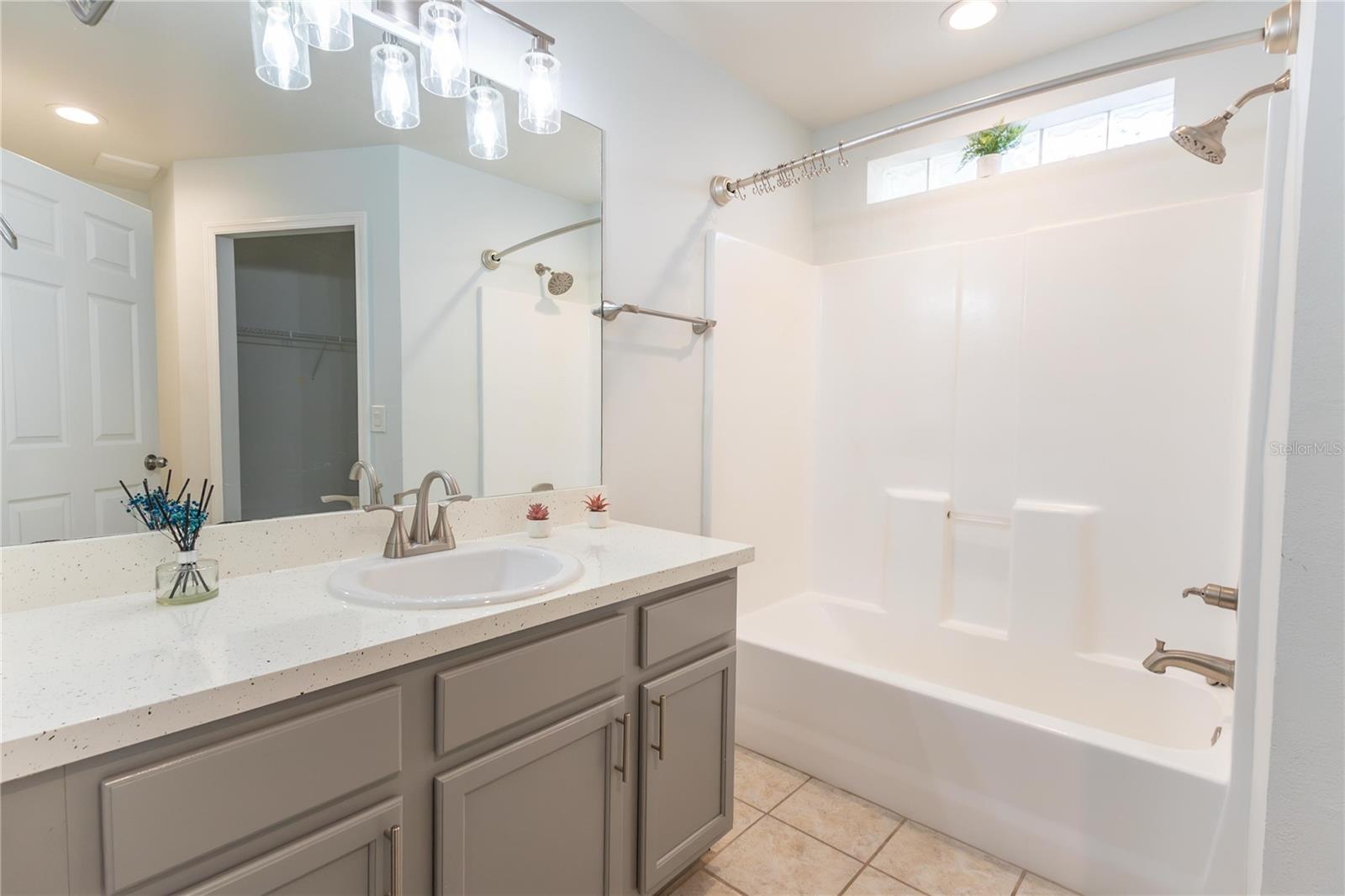 Image 11 of 24 For 3253 Huntwicke Boulevard