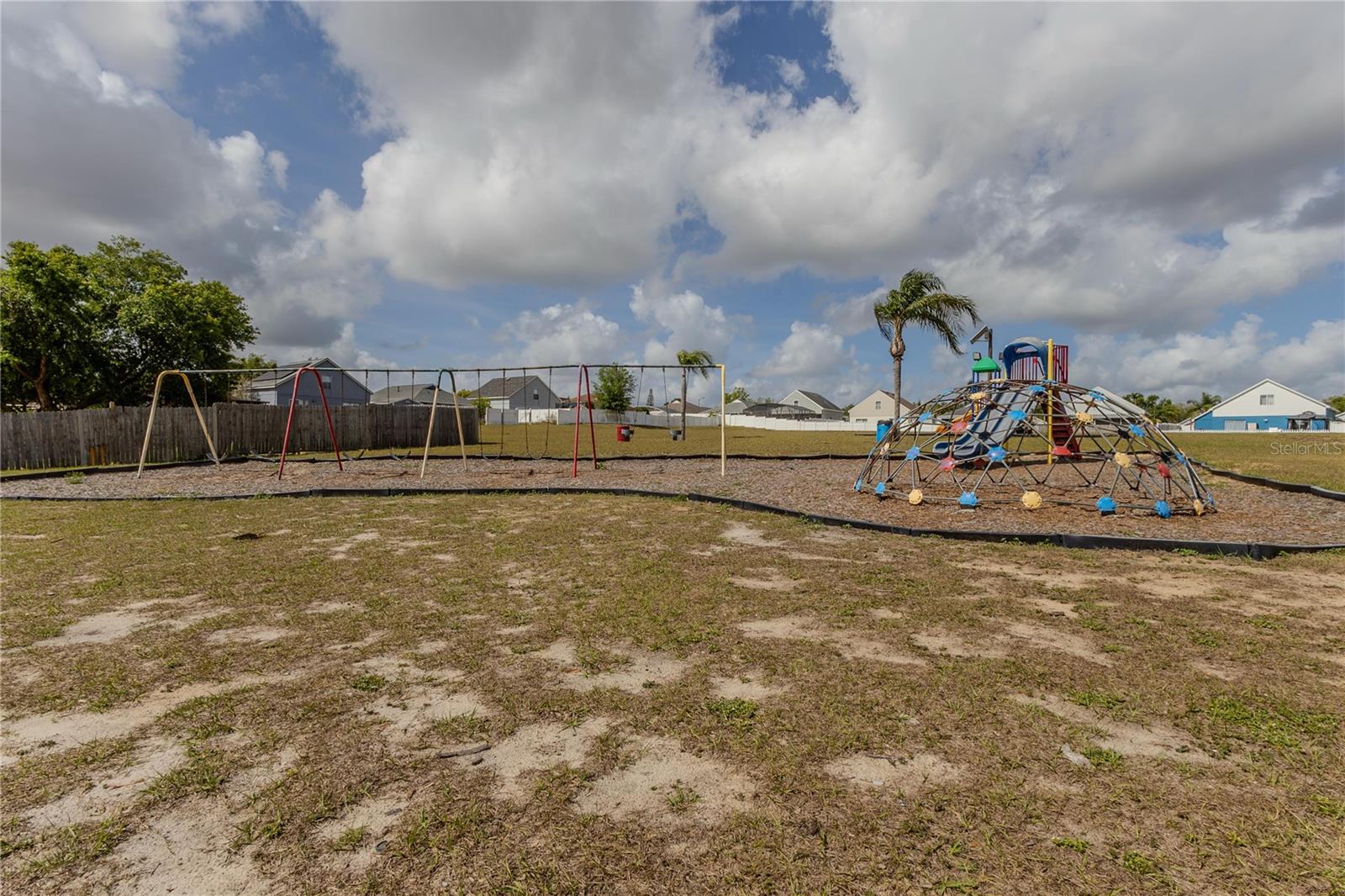 Image 23 of 24 For 3253 Huntwicke Boulevard