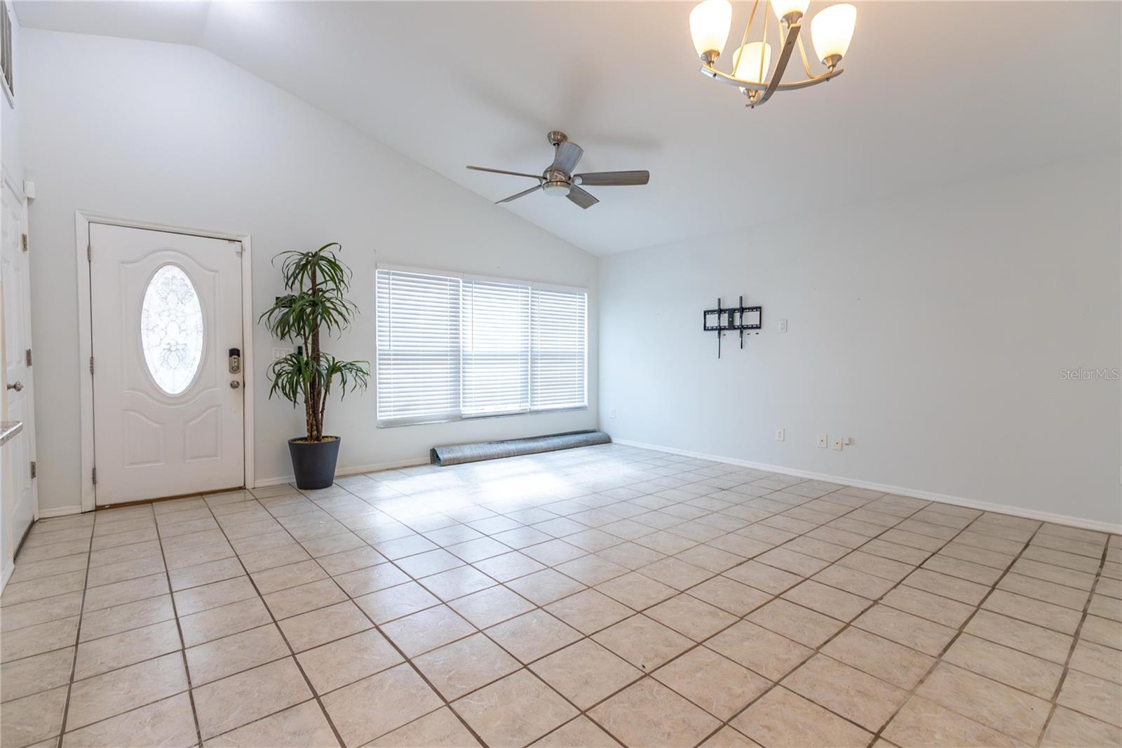 Image 3 of 24 For 3253 Huntwicke Boulevard
