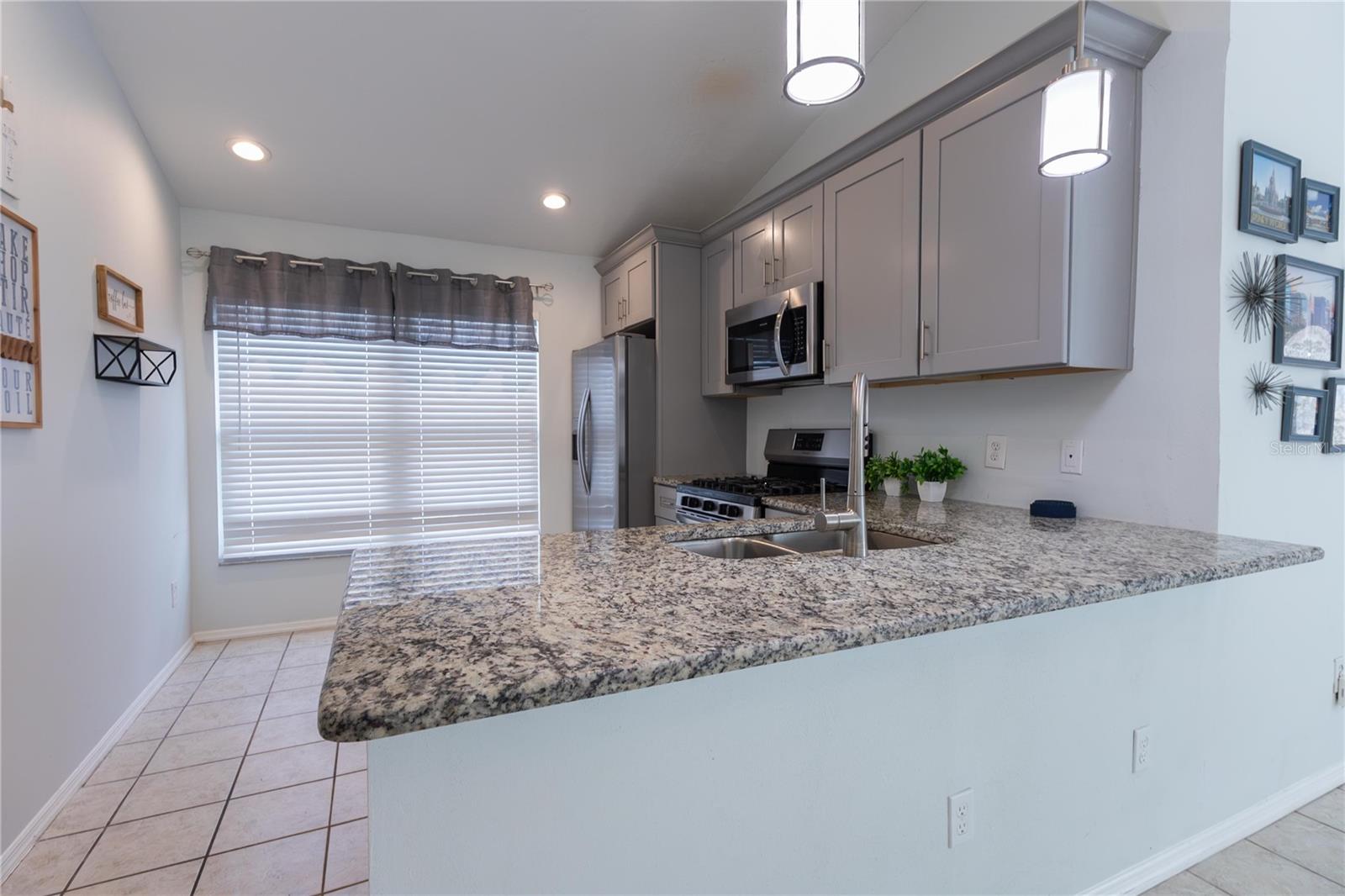 Image 5 of 24 For 3253 Huntwicke Boulevard