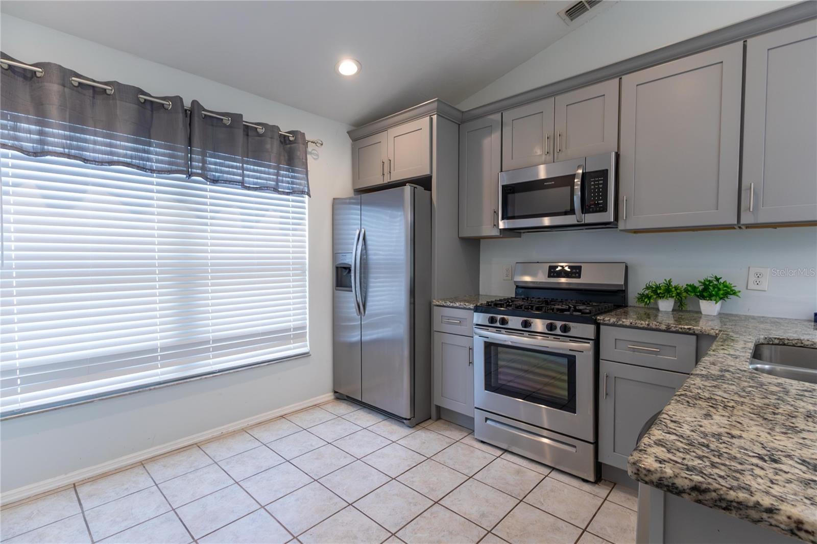 Image 7 of 24 For 3253 Huntwicke Boulevard
