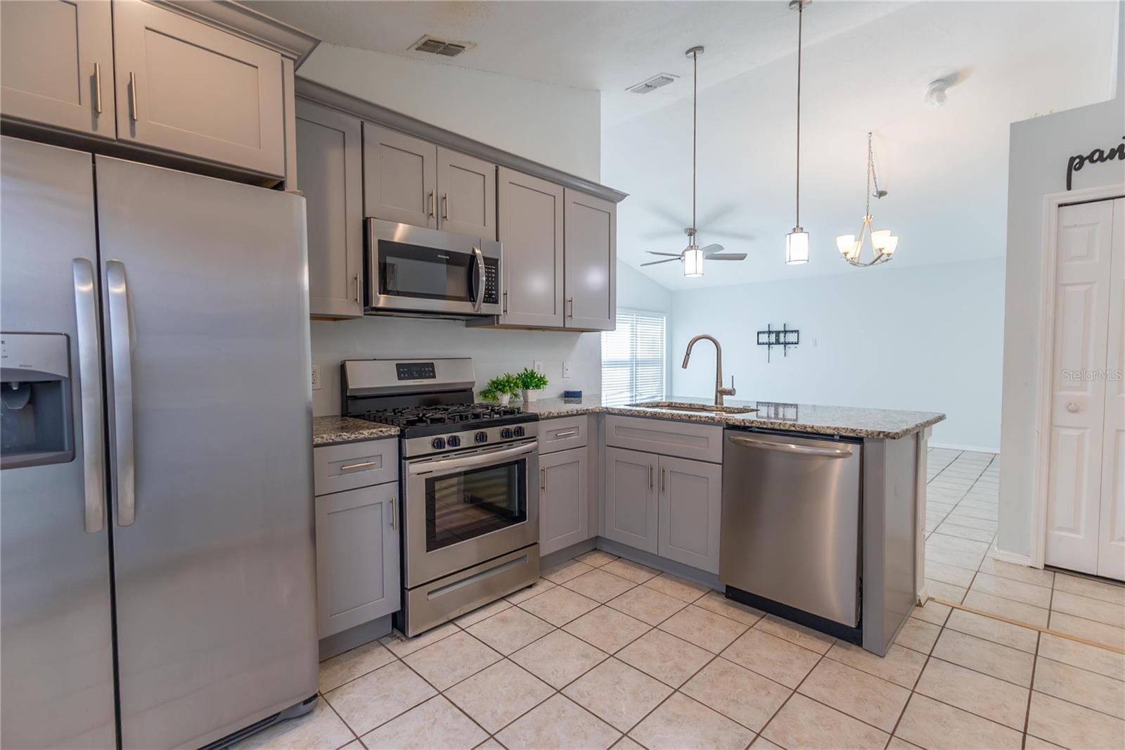 Image 8 of 24 For 3253 Huntwicke Boulevard