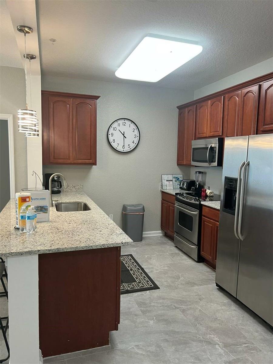 Image 4 of 17 For 4114 Breakview Drive 401