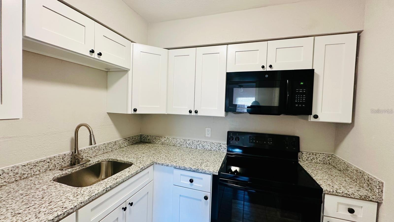 Image 4 of 7 For 390 Haines Boulevard 5