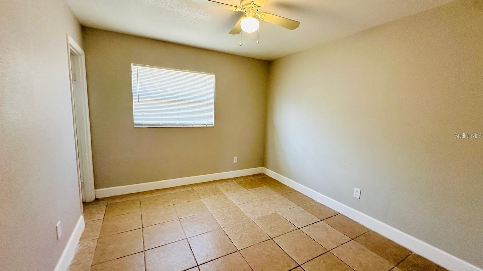 Image 6 of 7 For 390 Haines Boulevard 5