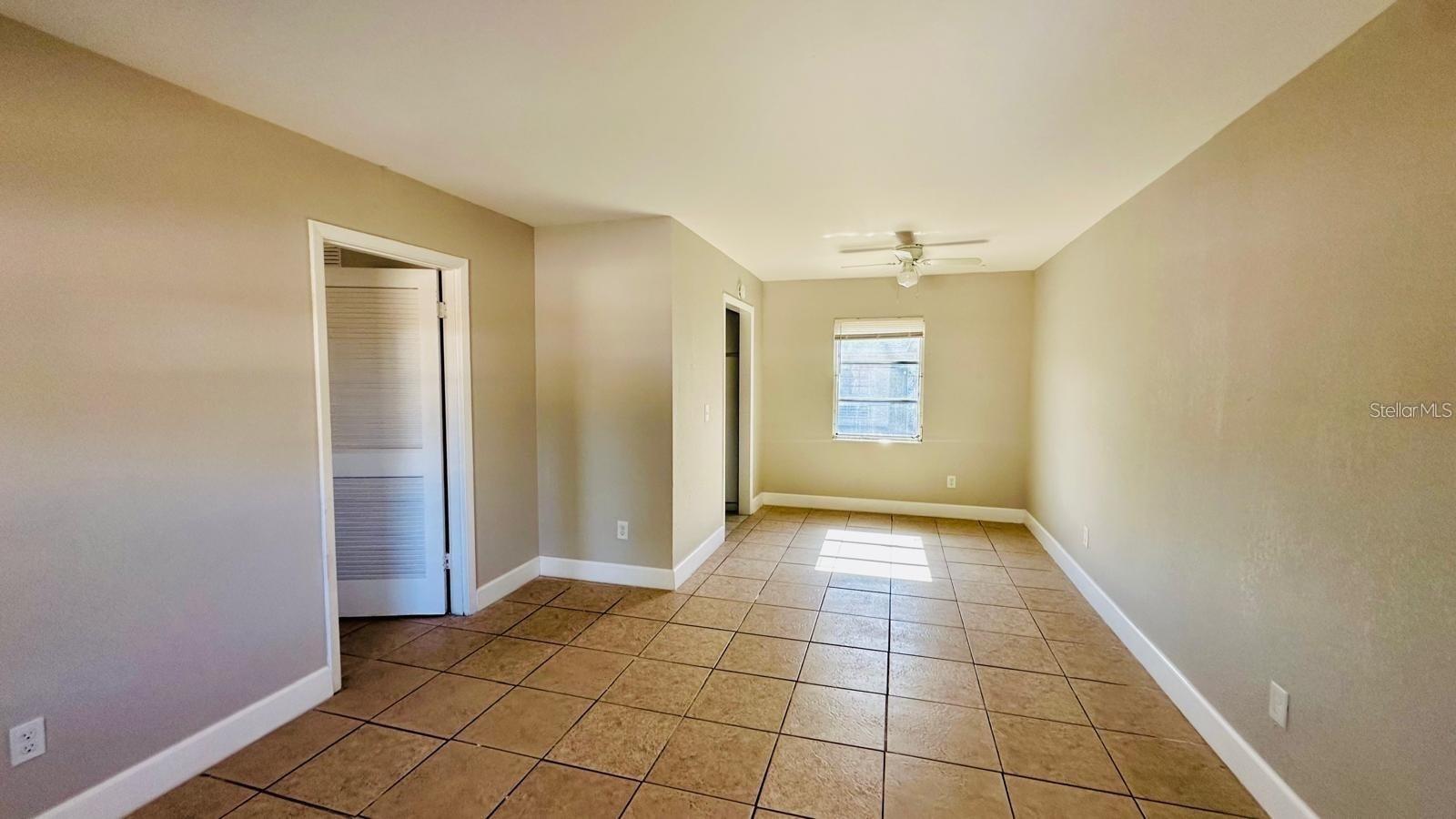 Image 5 of 8 For 390 Haines Boulevard 3