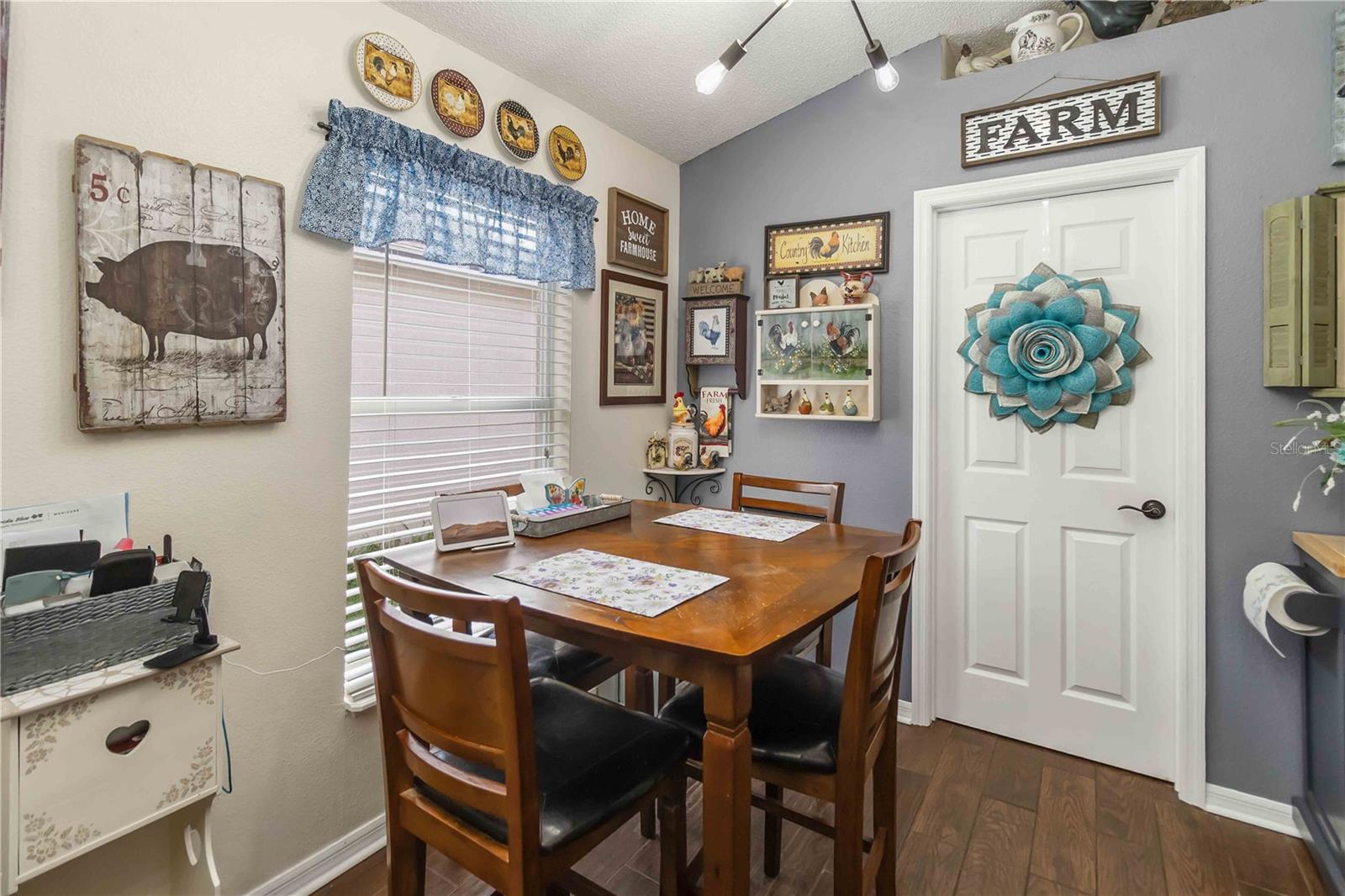 Image 12 of 31 For 570 Brown Bear Way