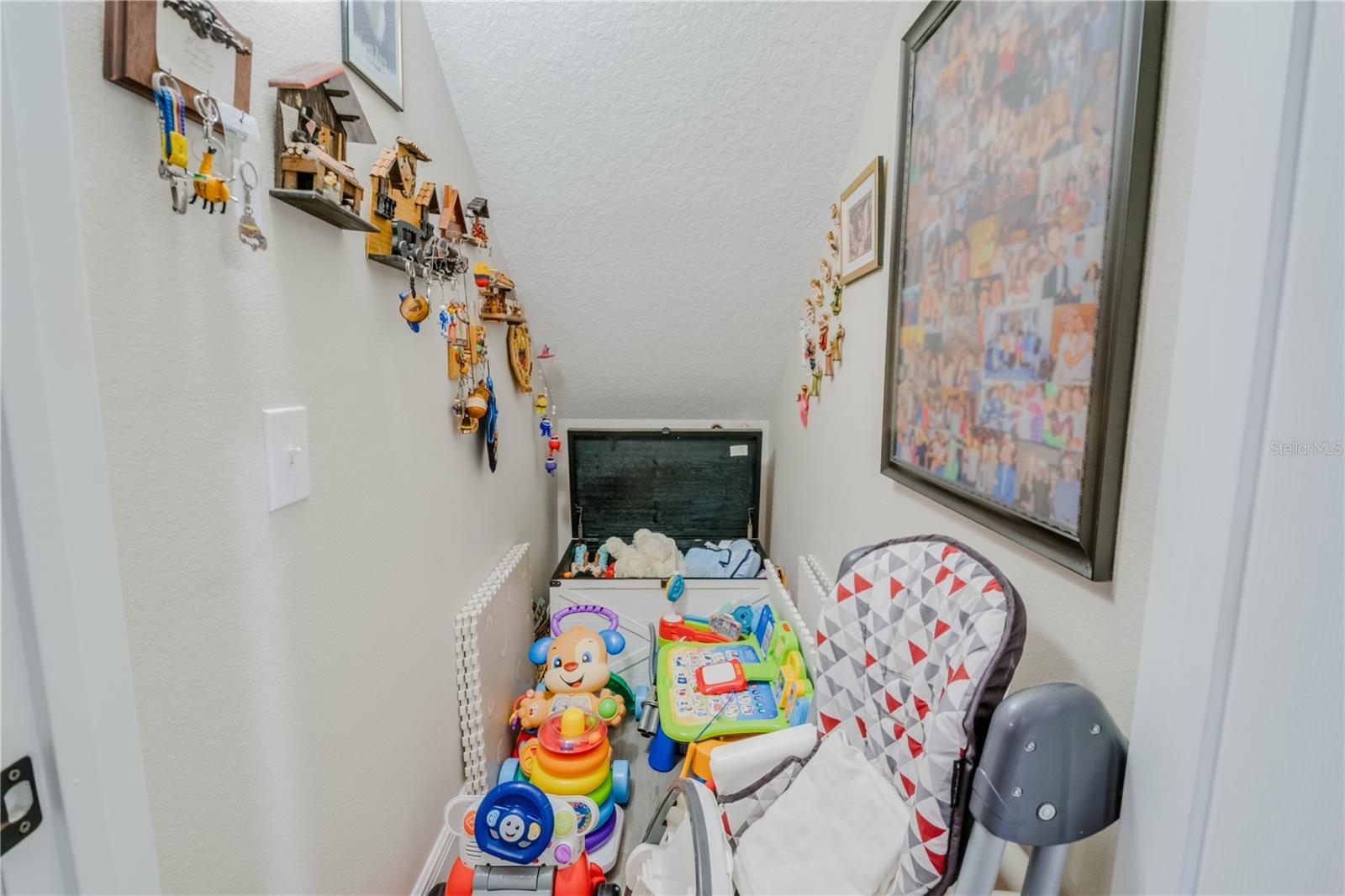 Image 11 of 13 For 6554 Swissco Drive 511