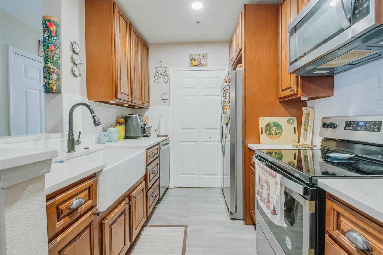 Image 6 of 13 For 6554 Swissco Drive 511