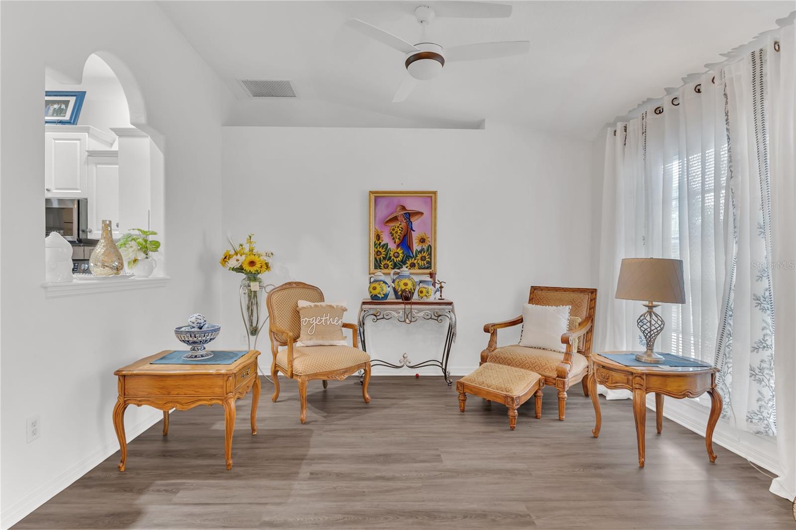 Image 14 of 33 For 465 Haversham Road