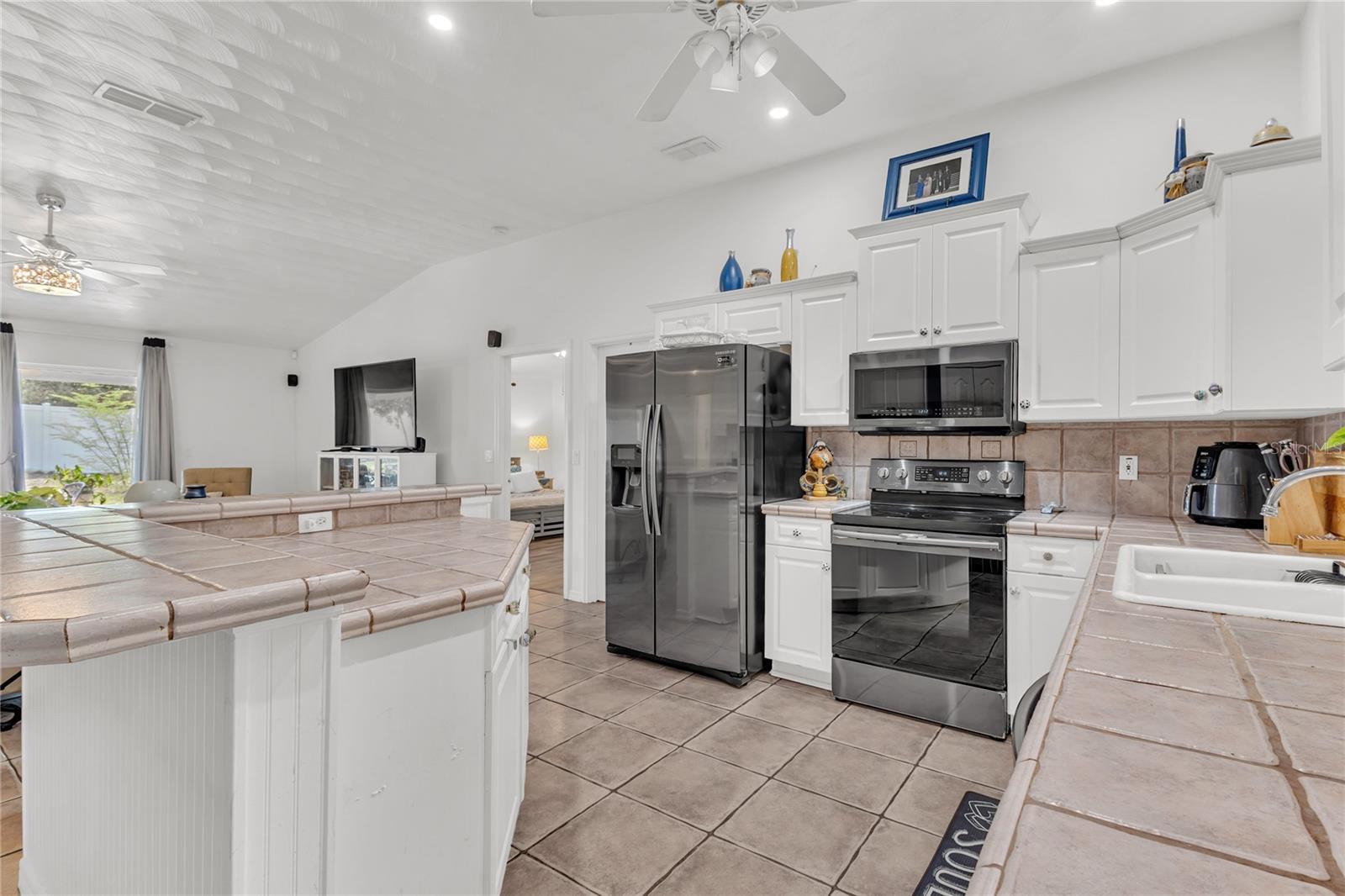 Image 15 of 33 For 465 Haversham Road
