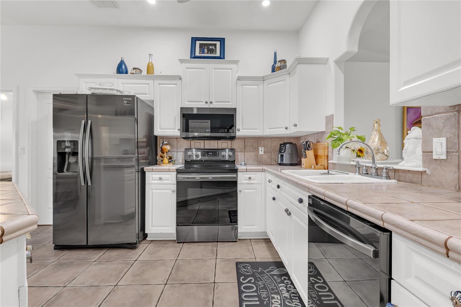Image 16 of 33 For 465 Haversham Road