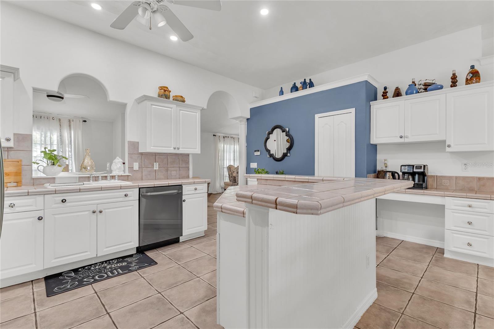 Image 17 of 33 For 465 Haversham Road