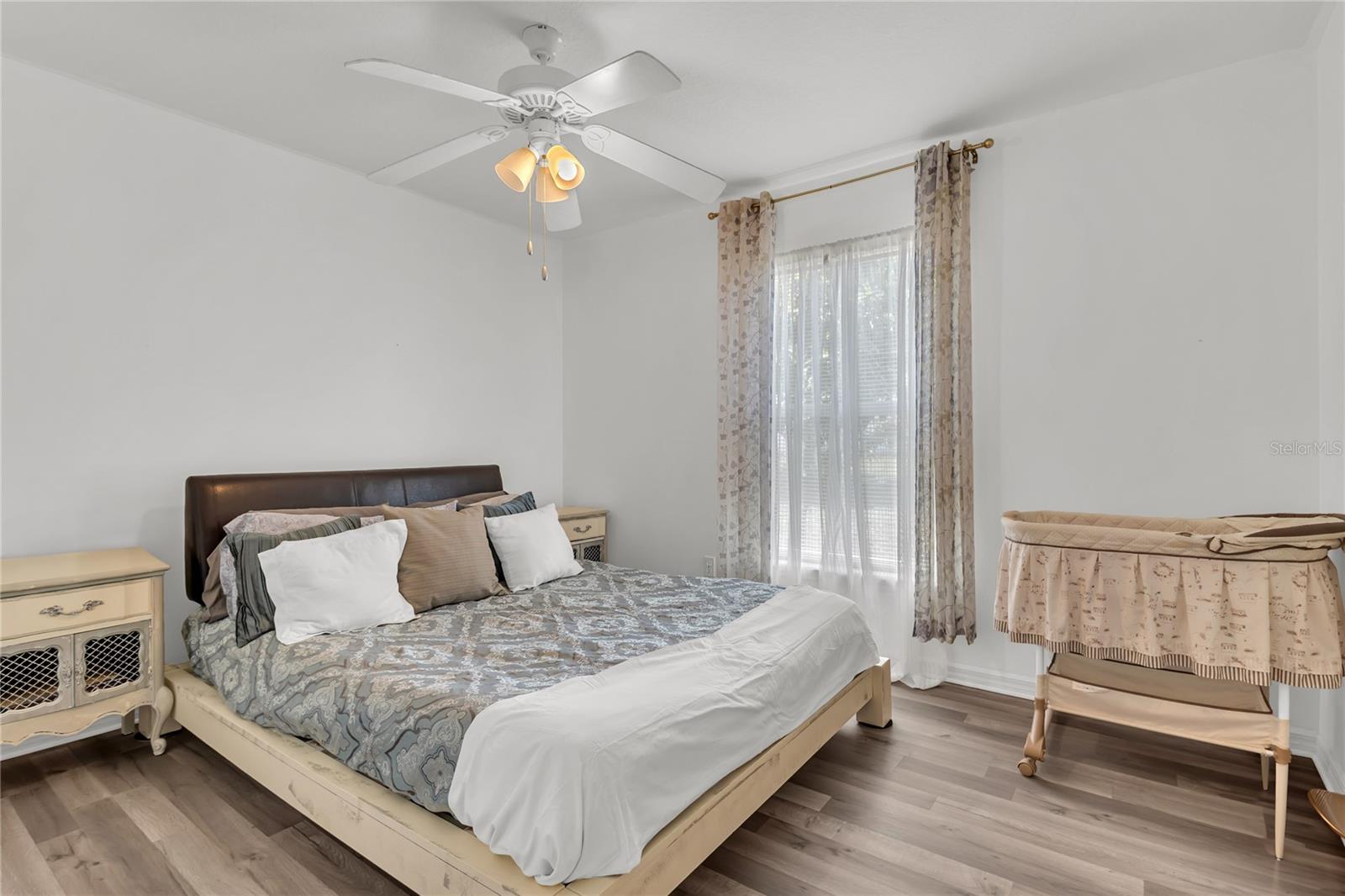 Image 21 of 33 For 465 Haversham Road