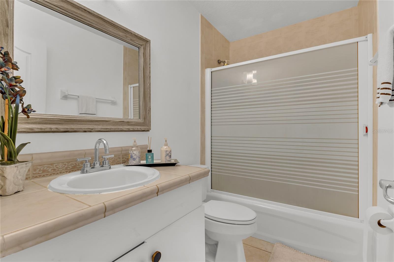 Image 23 of 33 For 465 Haversham Road