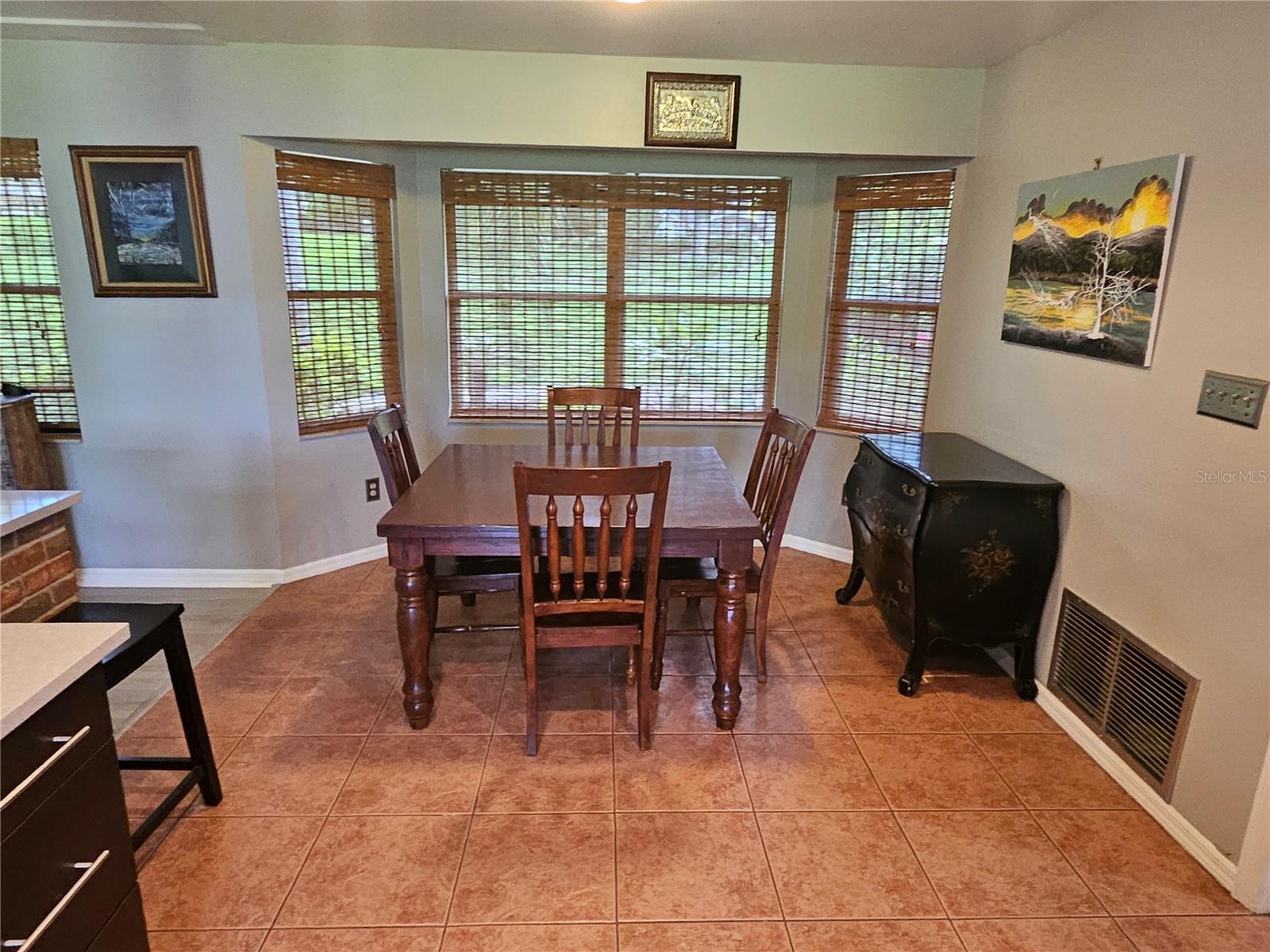 Image 8 of 36 For 2285 Wilmhurst Road