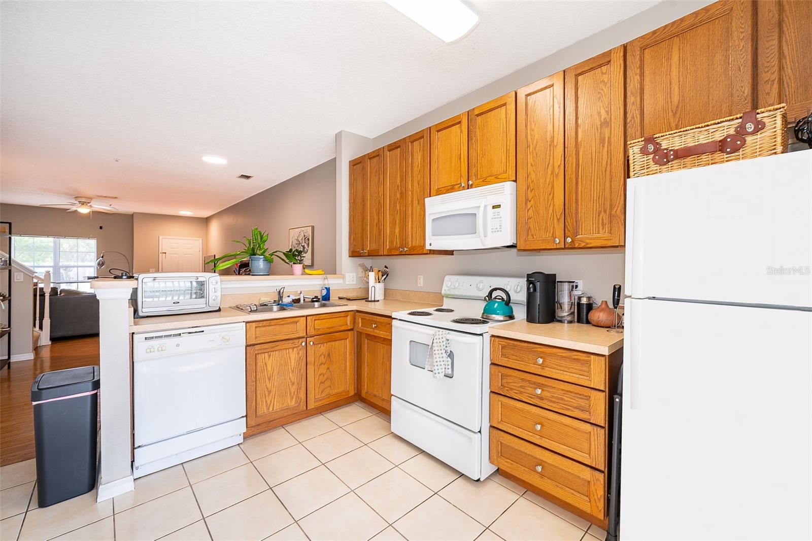 Image 11 of 27 For 10124 Regent Square Drive 206