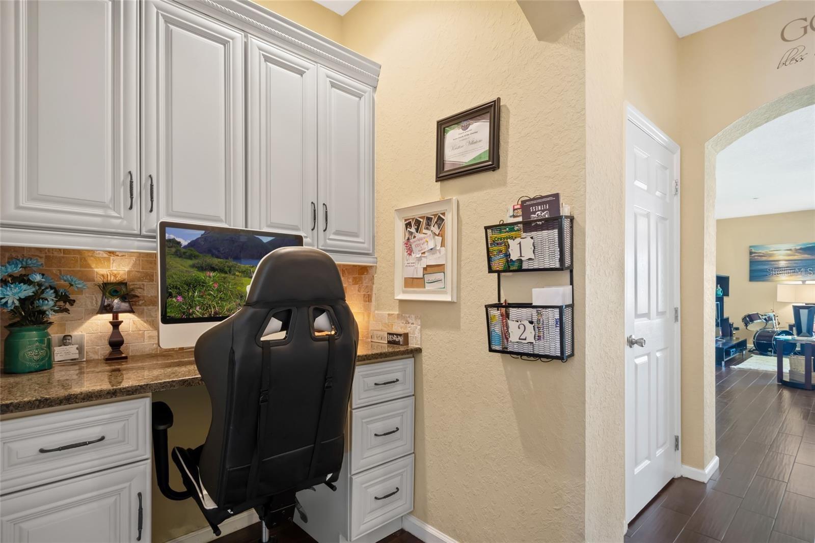 Image 4 of 24 For 2911 Wentworth Lane