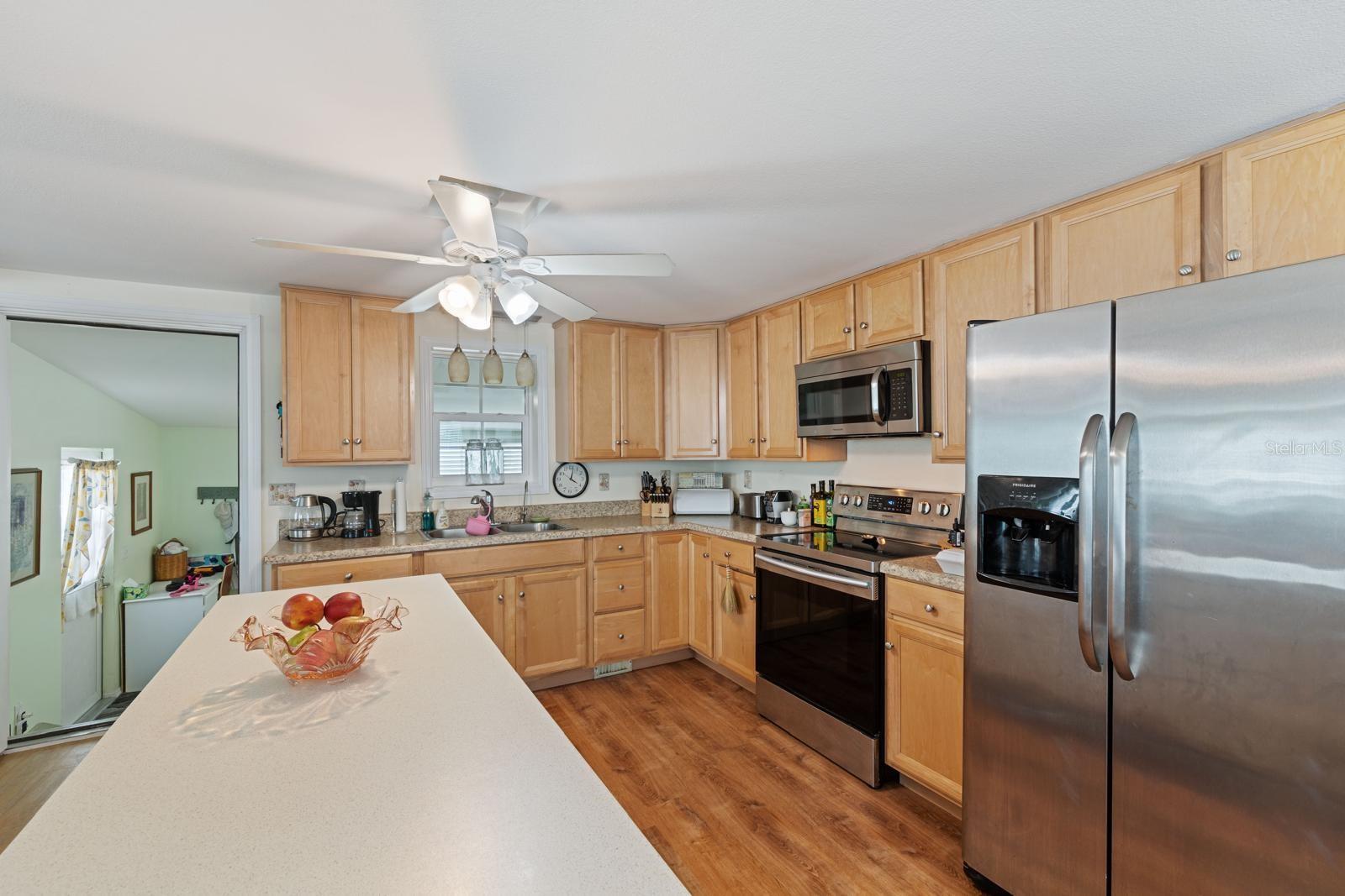 Image 4 of 10 For 4906 Sea Island Avenue