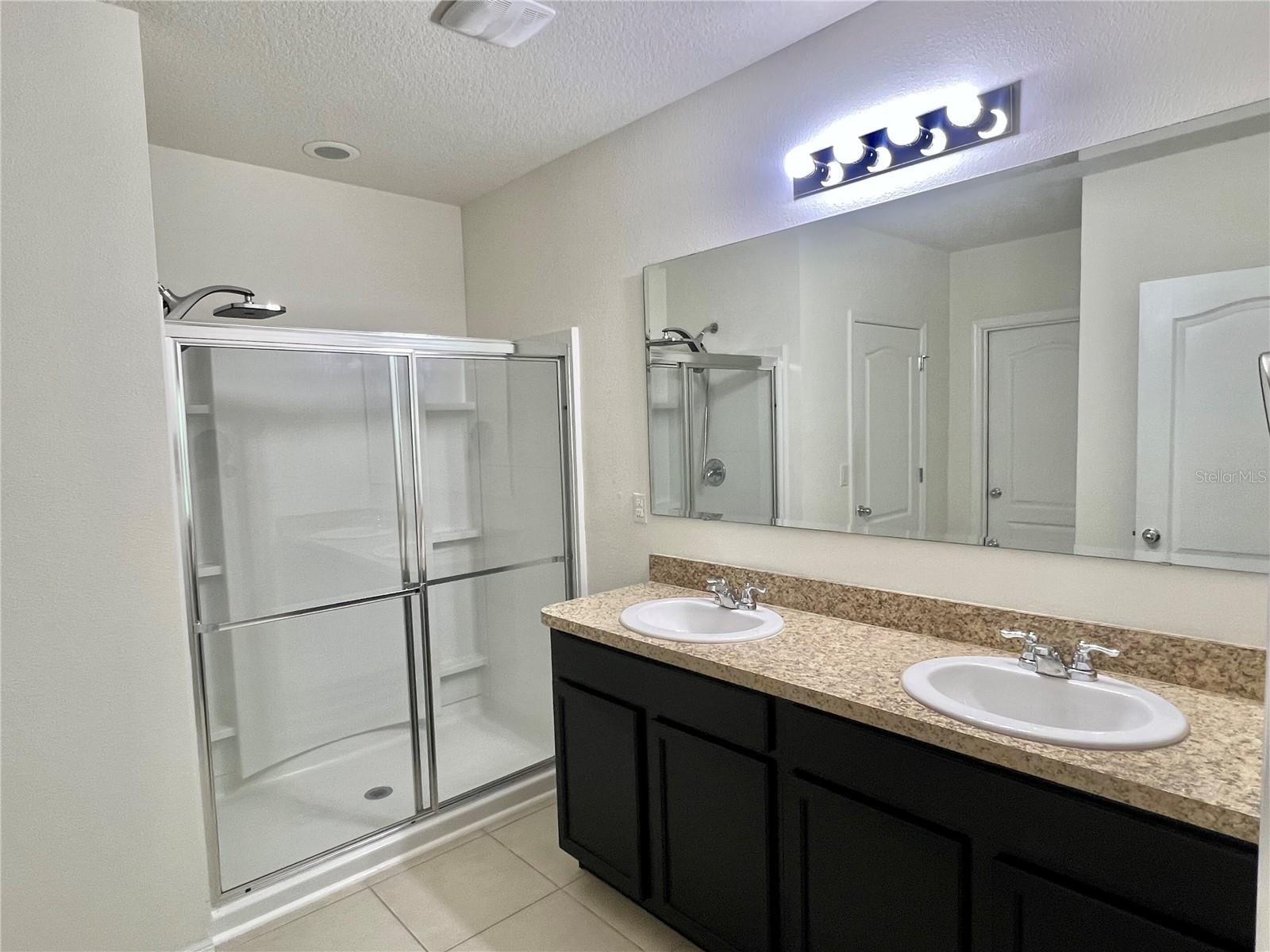 Image 19 of 46 For 1512 Diamond Loop Drive