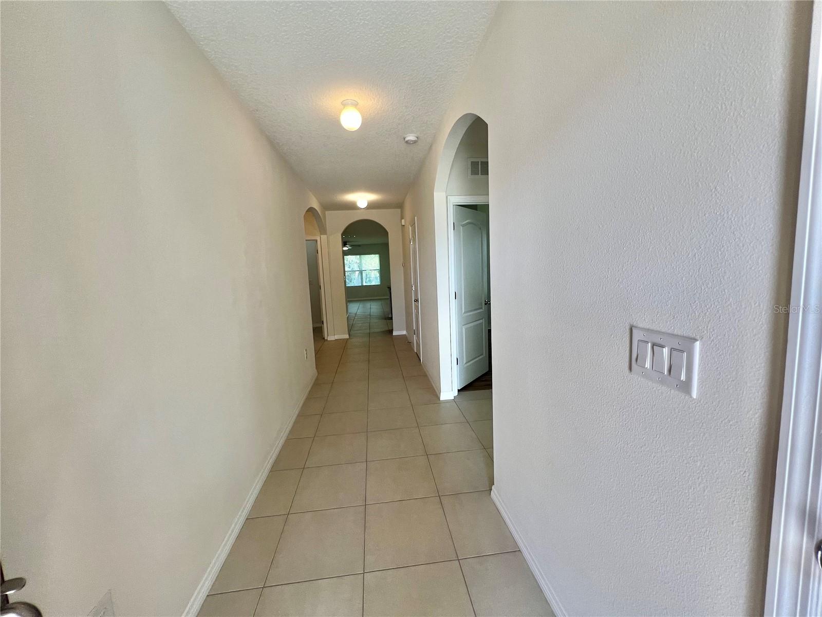 Image 5 of 46 For 1512 Diamond Loop Drive