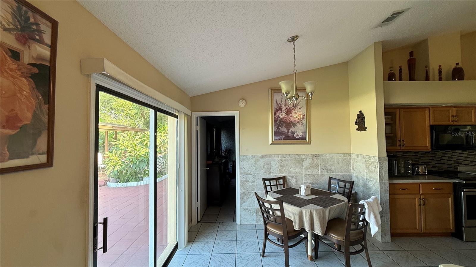 Image 16 of 43 For 2839 Pampas Court