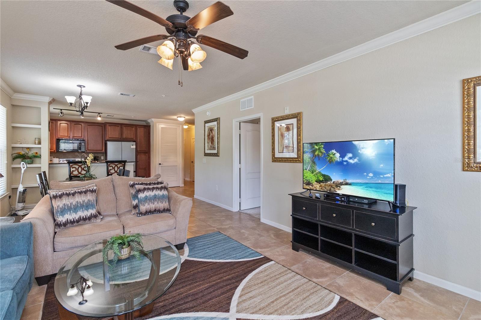 Image 10 of 24 For 901 Charo Parkway 723
