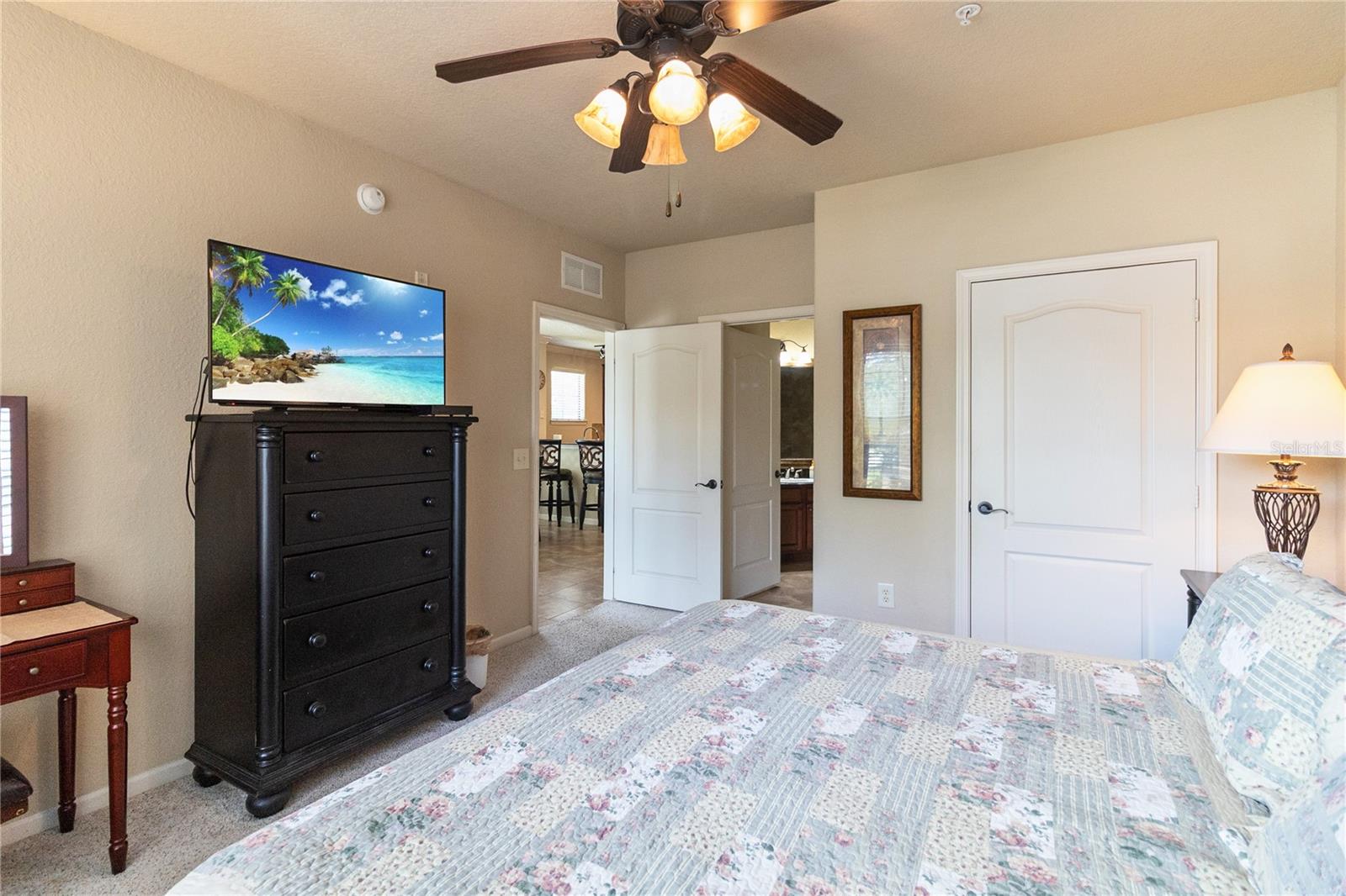 Image 13 of 24 For 901 Charo Parkway 723