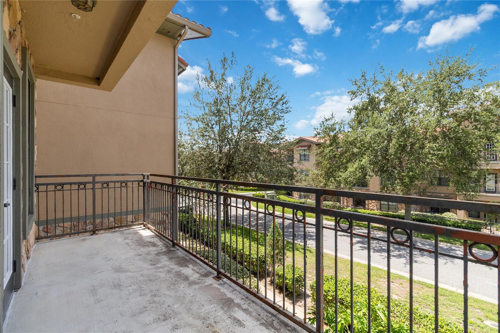 Image 23 of 24 For 901 Charo Parkway 723