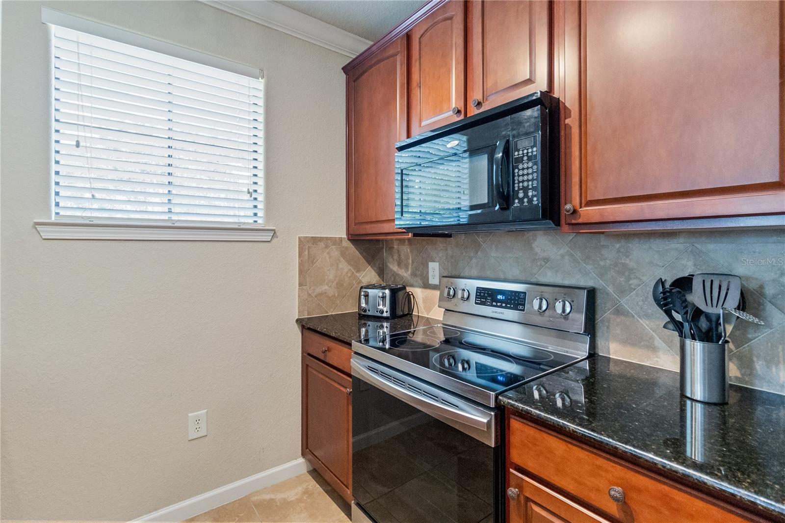 Image 5 of 24 For 901 Charo Parkway 723