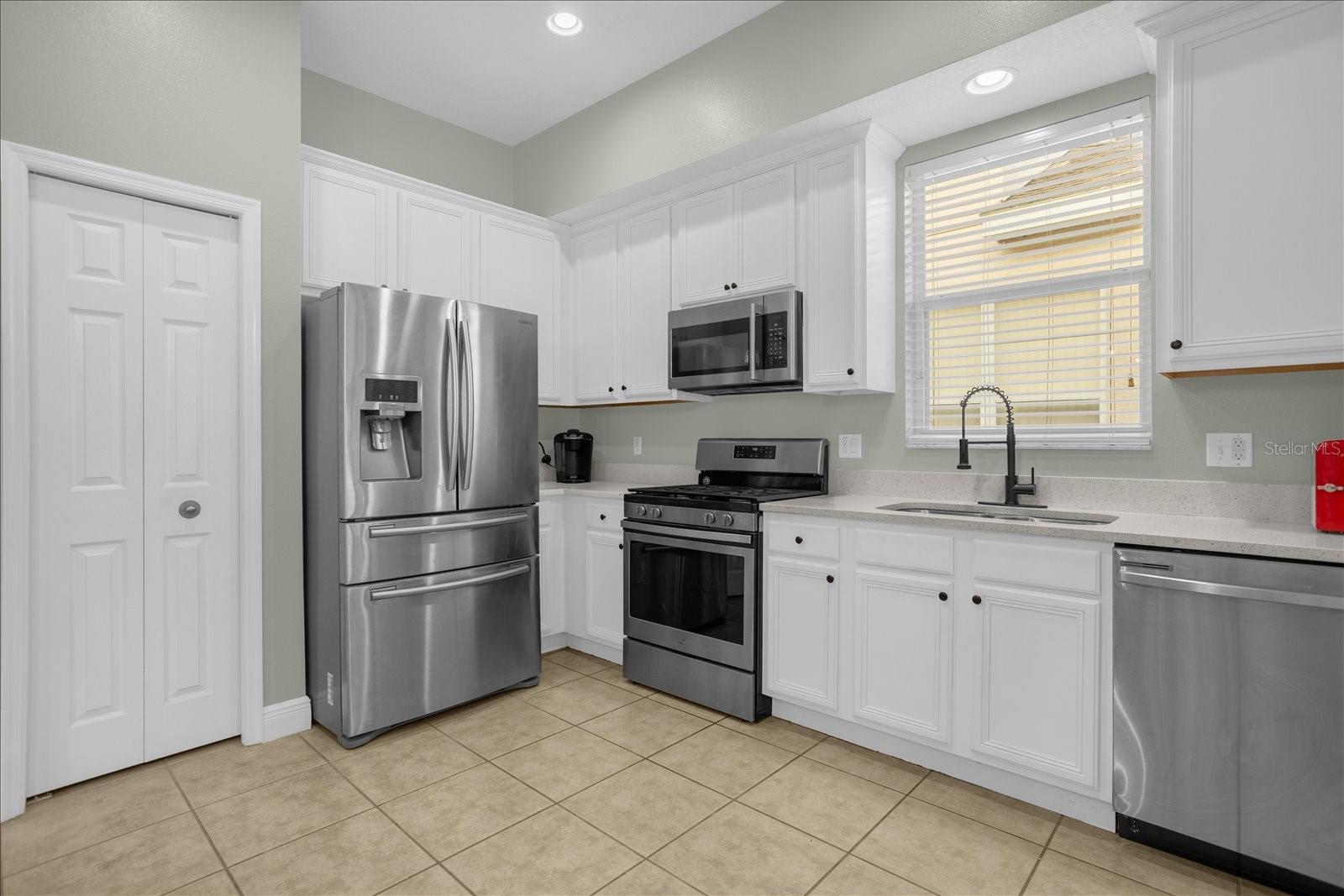 Image 9 of 36 For 7401 Astina Street