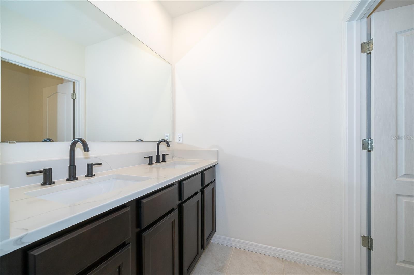 Image 33 of 37 For 1390 Fox Squirrel Drive