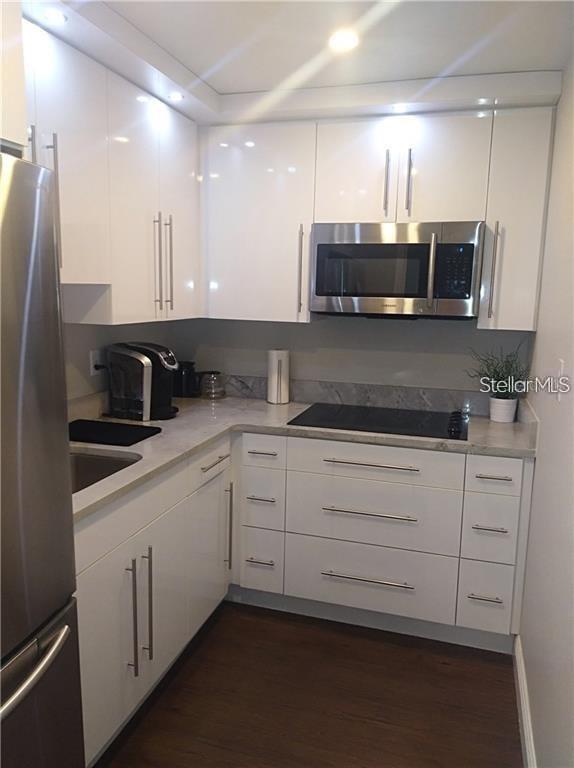 Image 3 of 6 For 241 Ruby Avenue 211