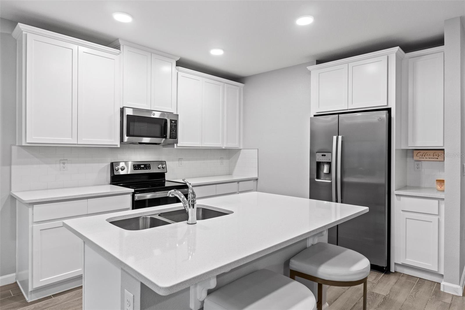 Image 4 of 52 For 3137 Riverboat Way