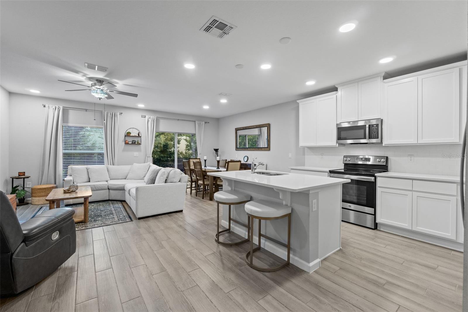 Image 7 of 52 For 3137 Riverboat Way