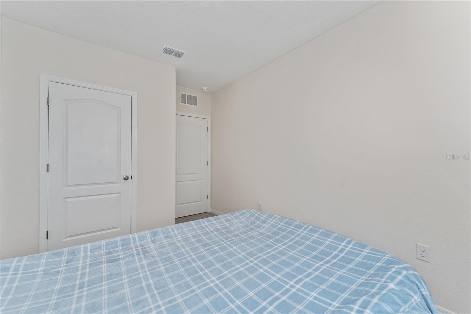 Image 15 of 28 For 2333 Penguin Boulevard