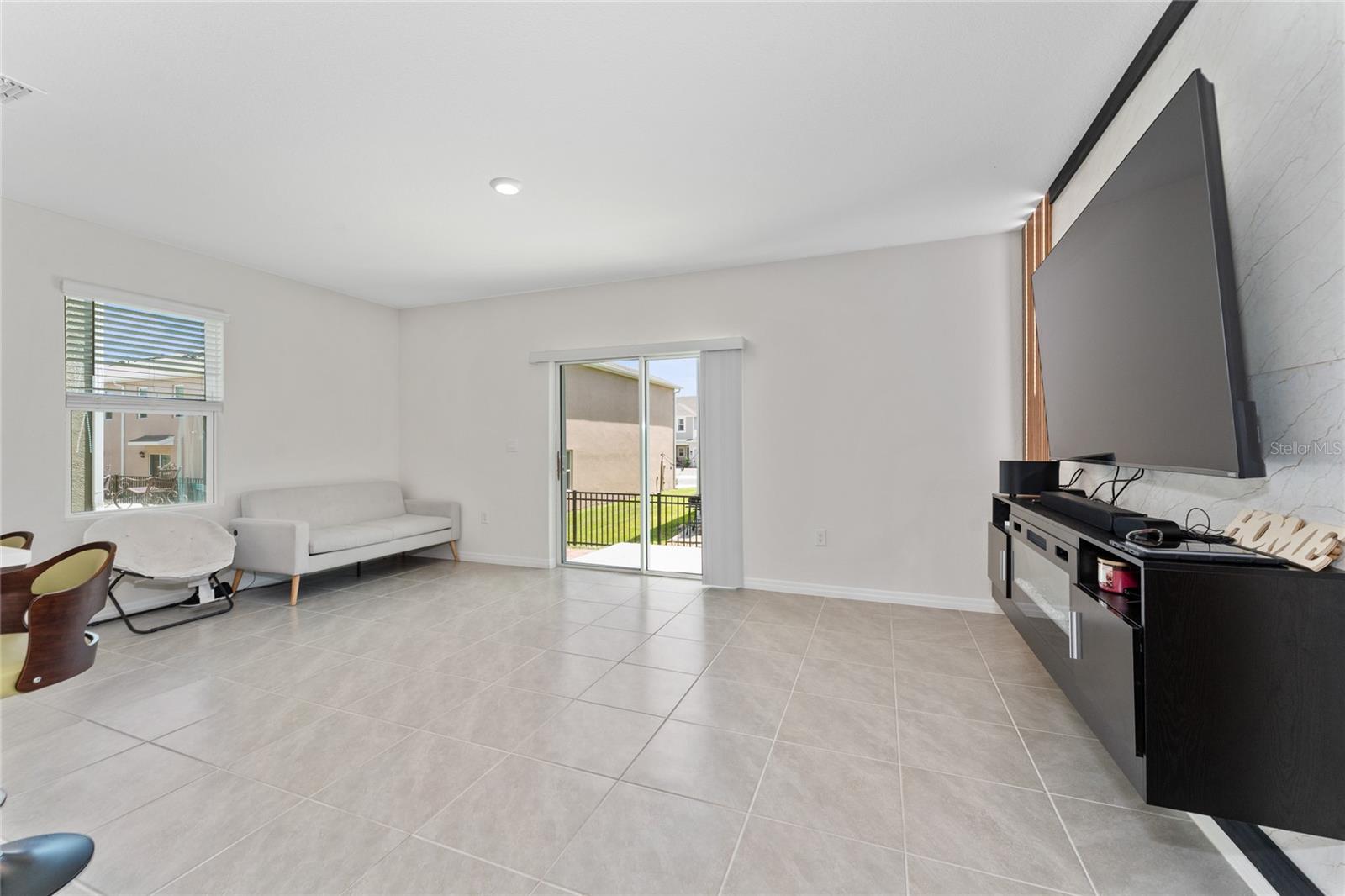 Image 8 of 28 For 2333 Penguin Boulevard