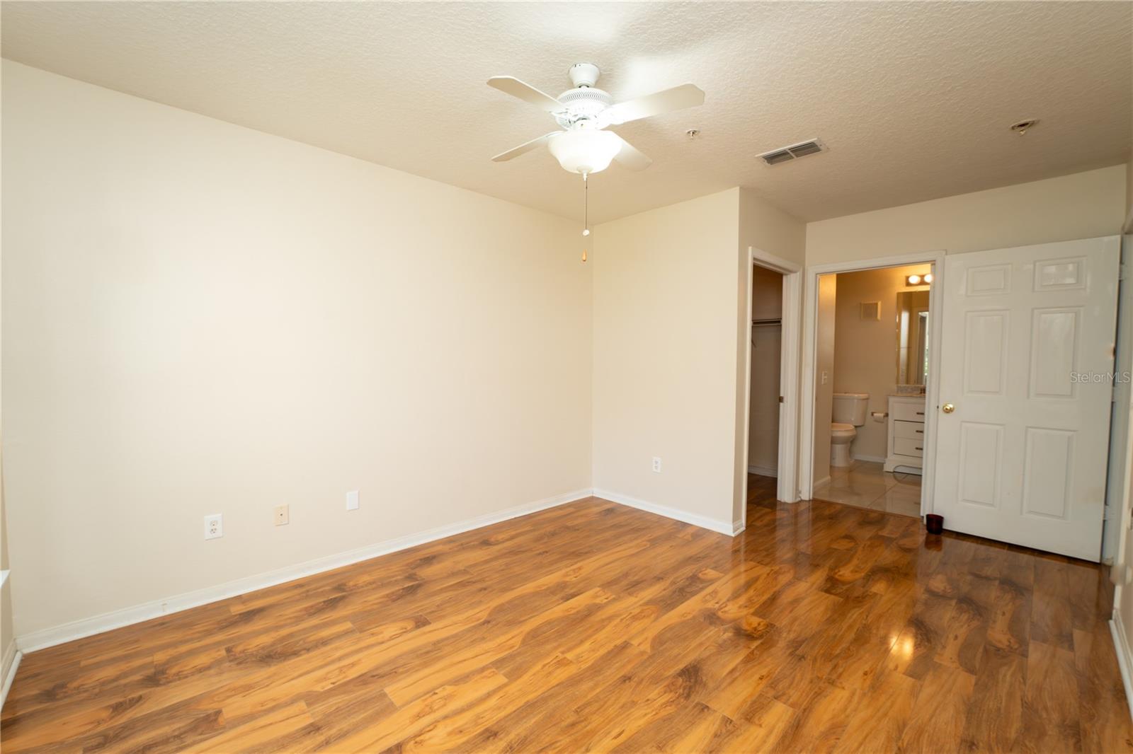 Image 12 of 19 For 6554 Swissco Drive 512