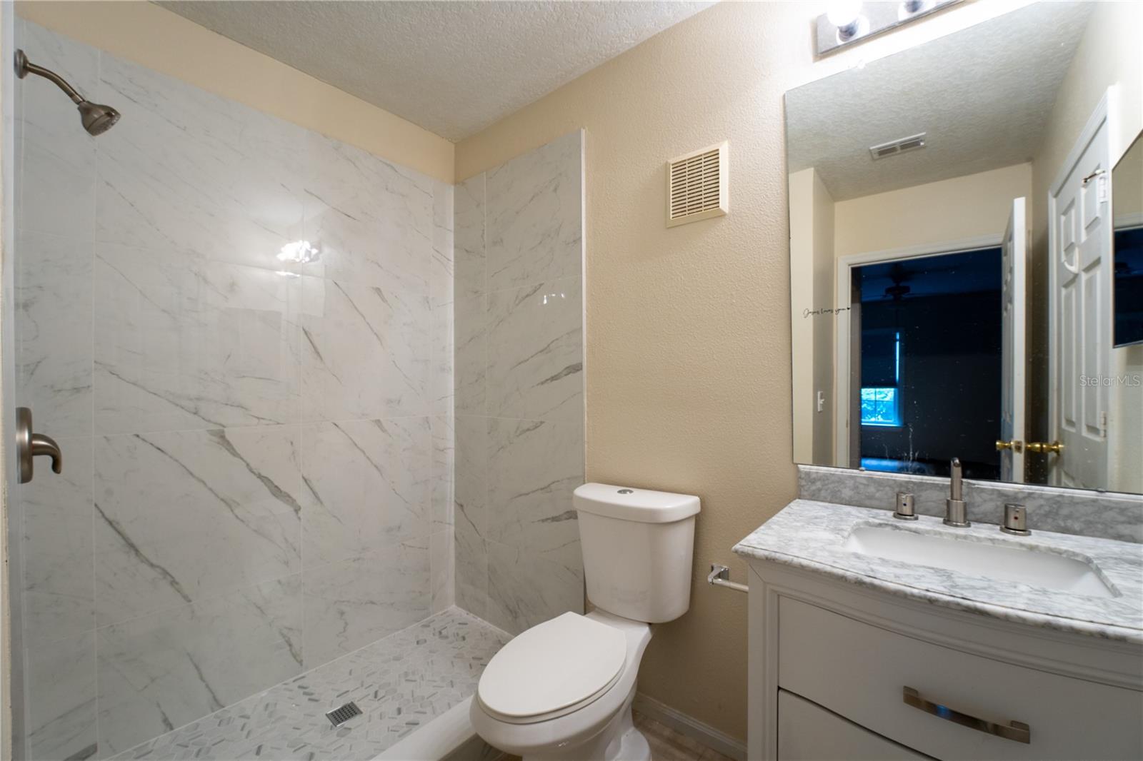 Image 15 of 19 For 6554 Swissco Drive 512