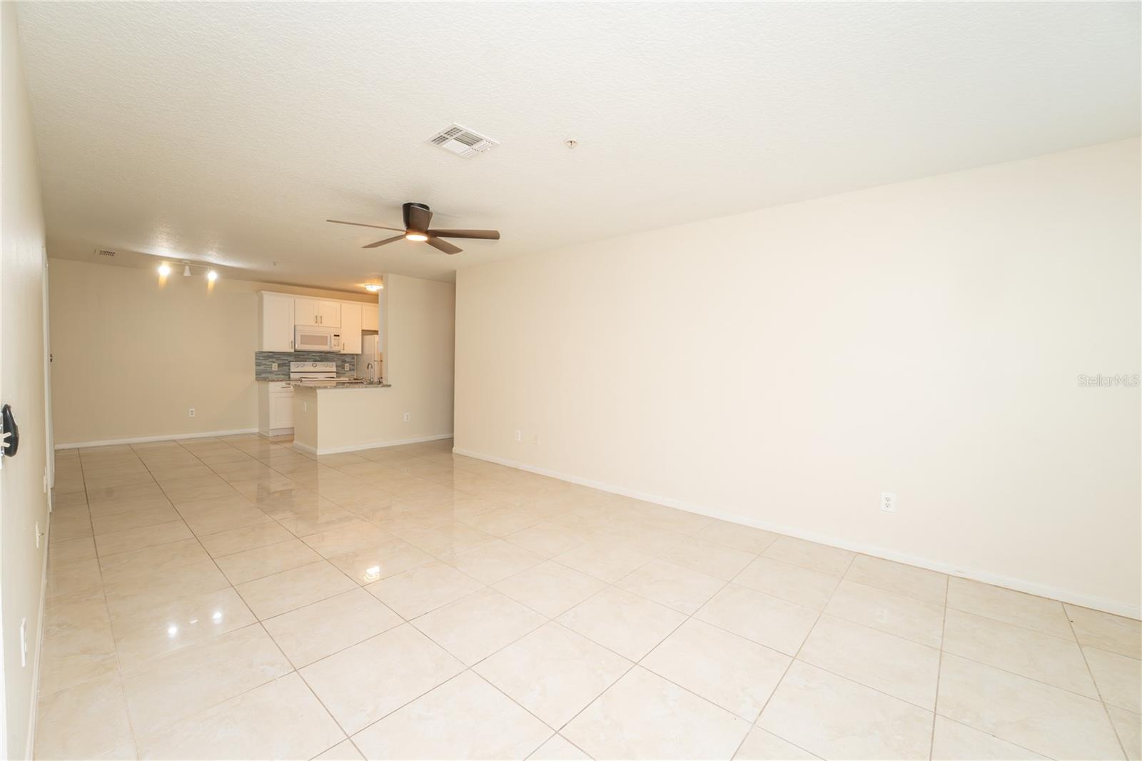 Image 6 of 19 For 6554 Swissco Drive 512