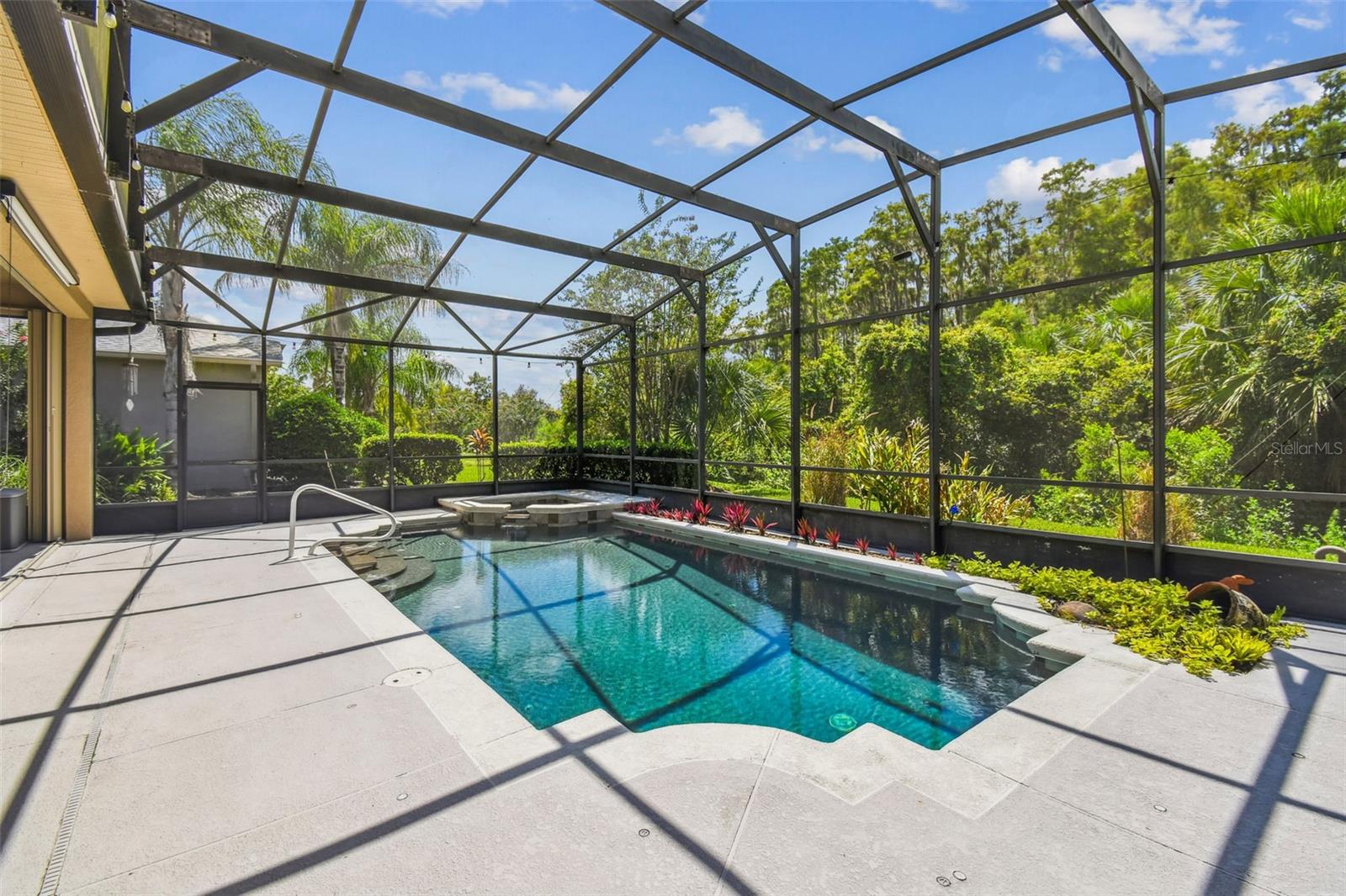 Listing photo id 0 for 141 Lemon Grove Drive