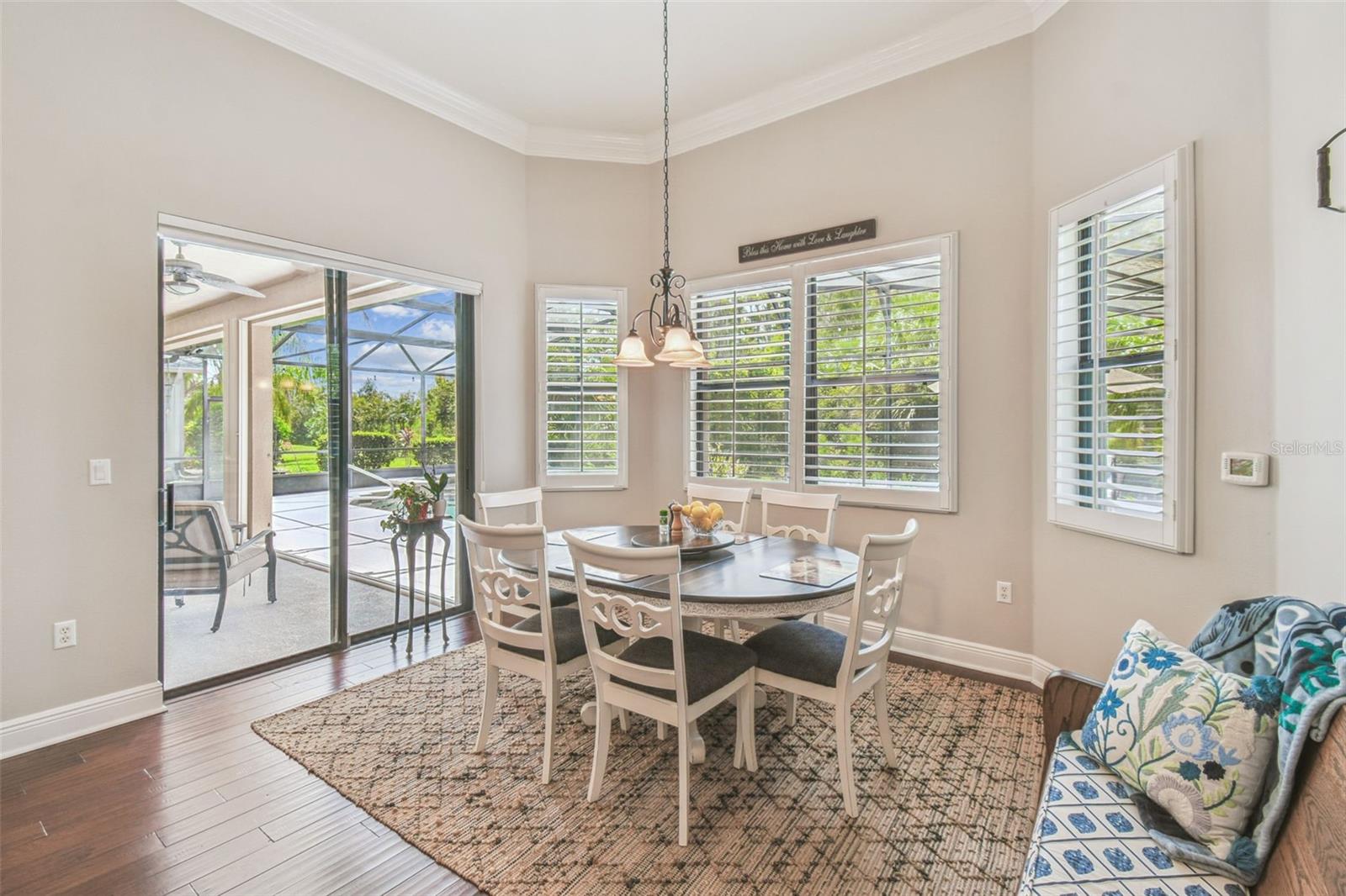 Listing photo id 20 for 141 Lemon Grove Drive