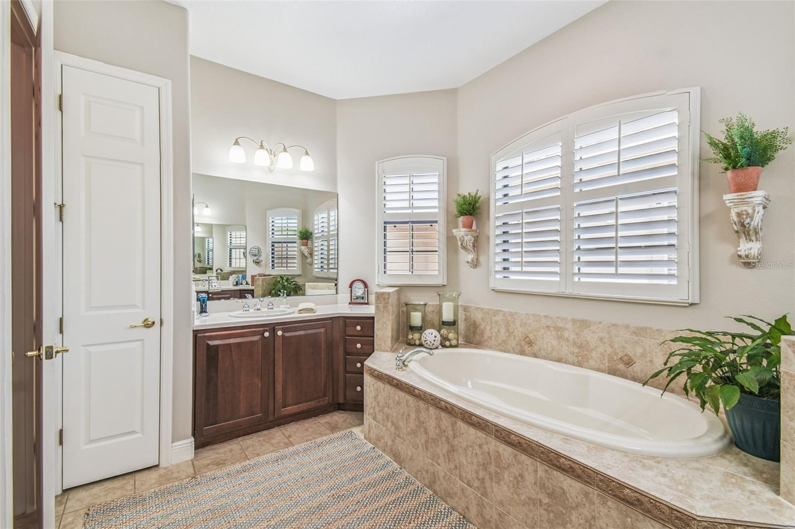 Listing photo id 27 for 141 Lemon Grove Drive