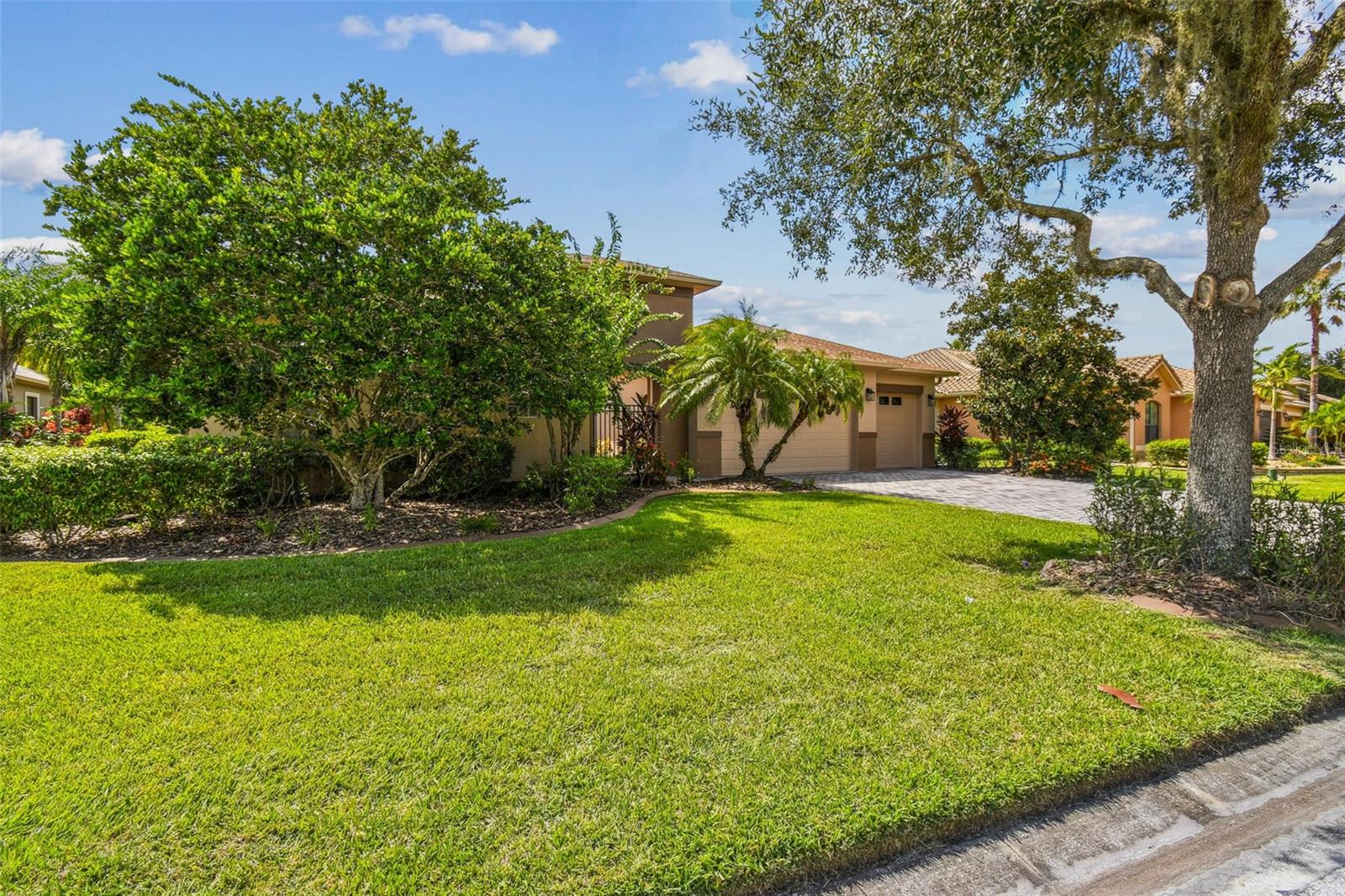 Listing photo id 1 for 141 Lemon Grove Drive