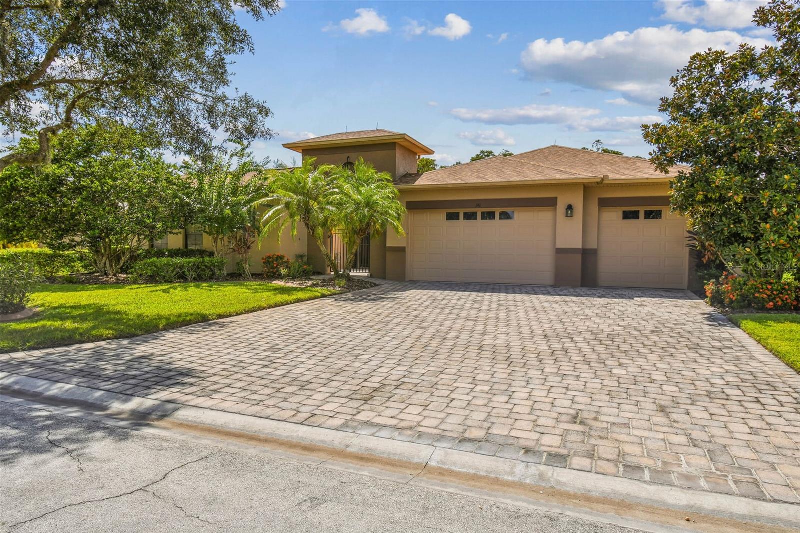 Listing photo id 2 for 141 Lemon Grove Drive