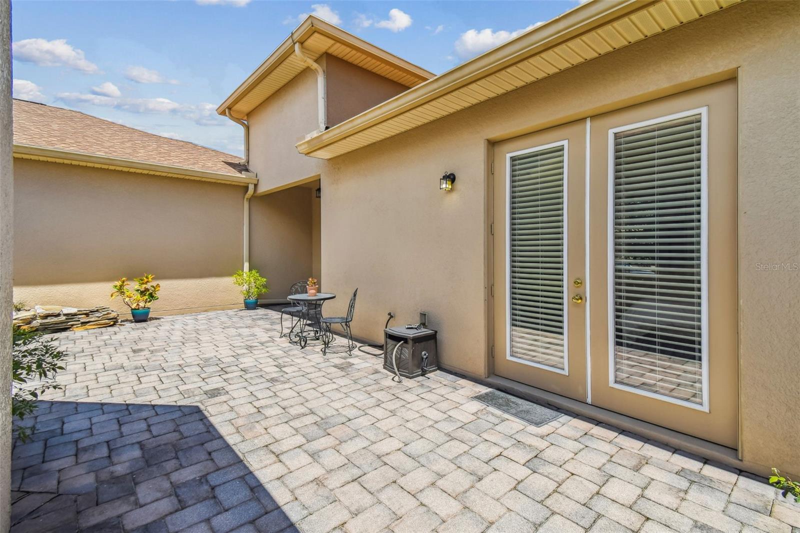 Listing photo id 6 for 141 Lemon Grove Drive