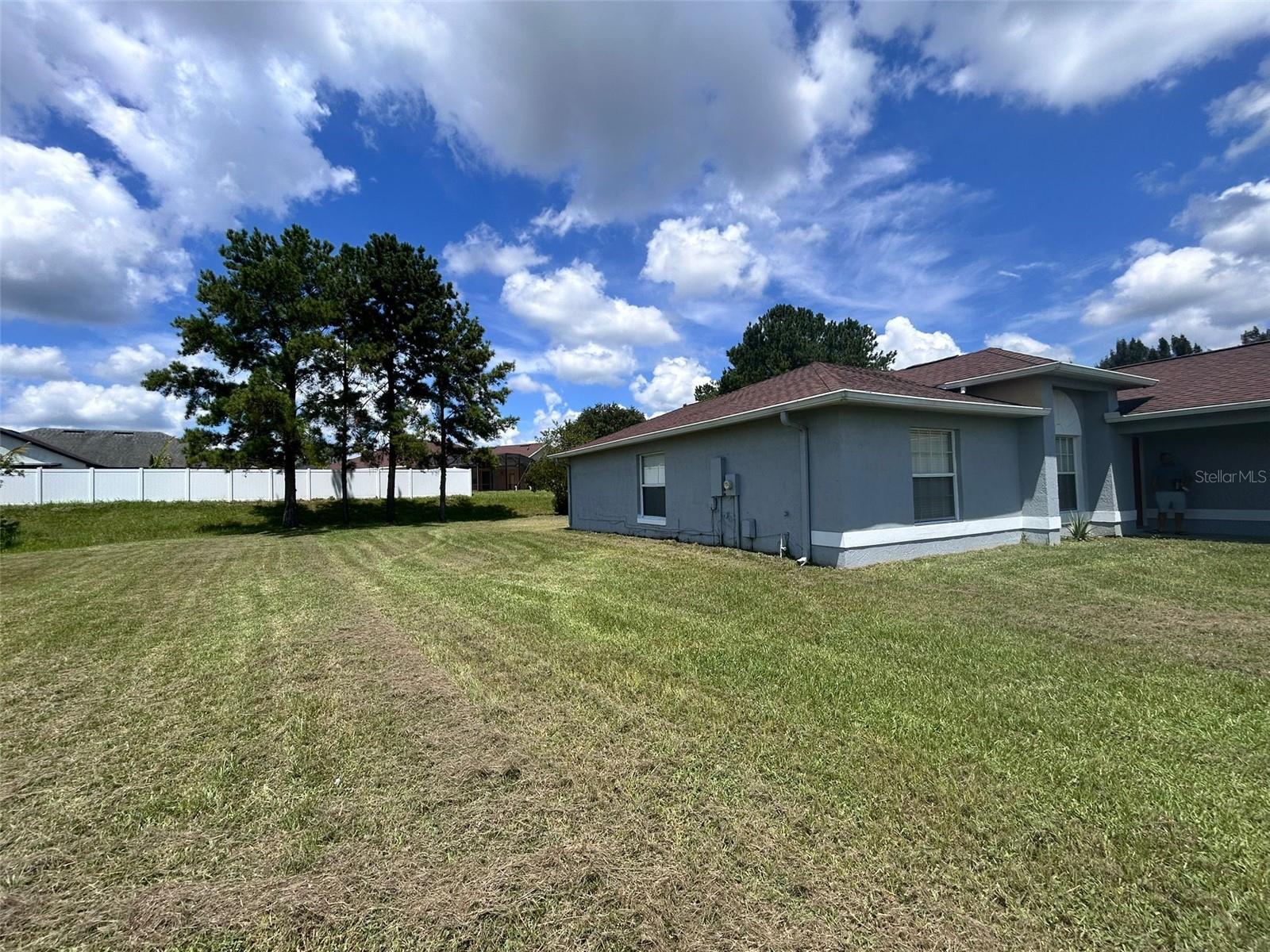 Image 14 of 16 For 3175 Victoria Drive