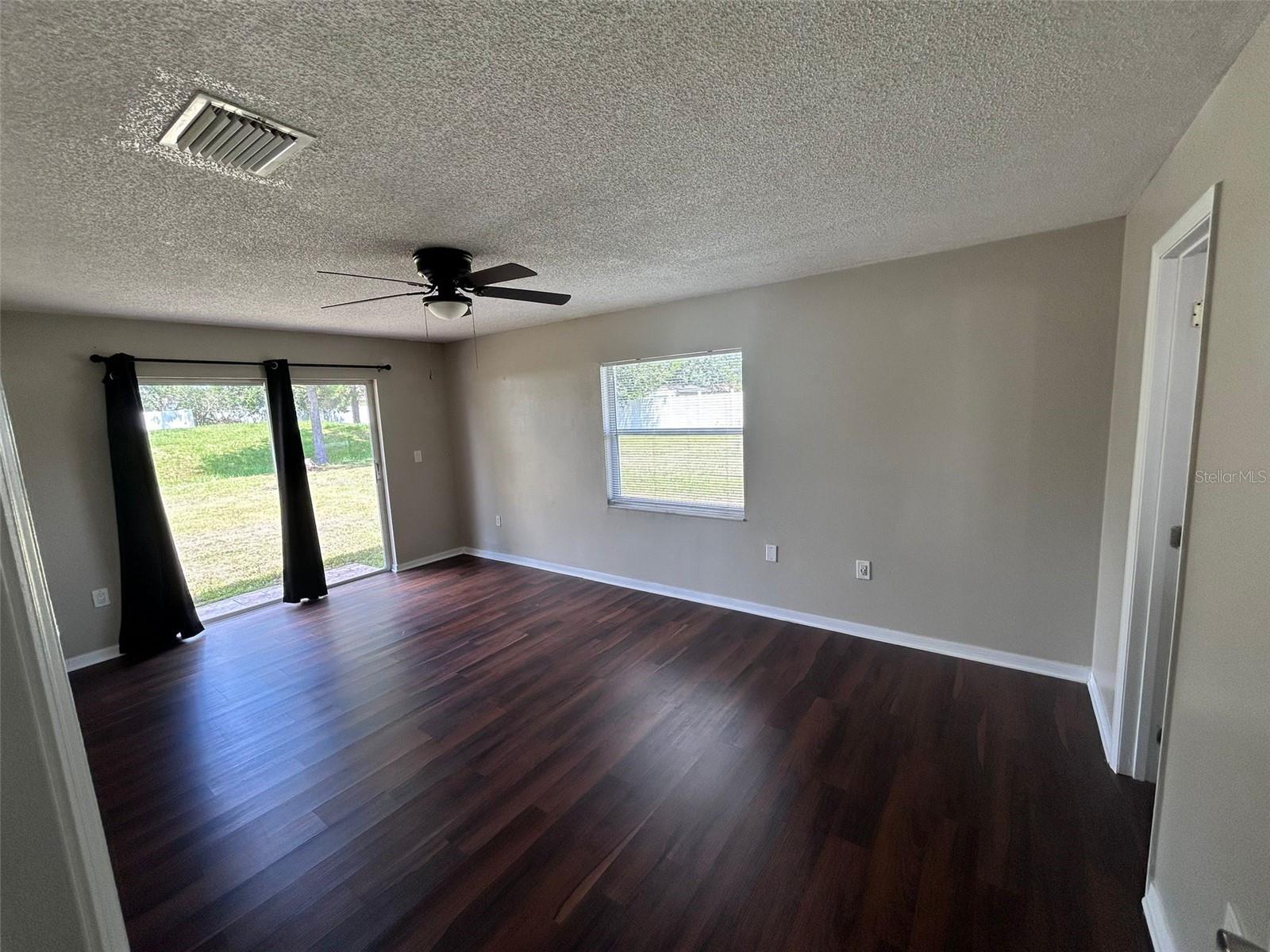 Image 4 of 16 For 3175 Victoria Drive